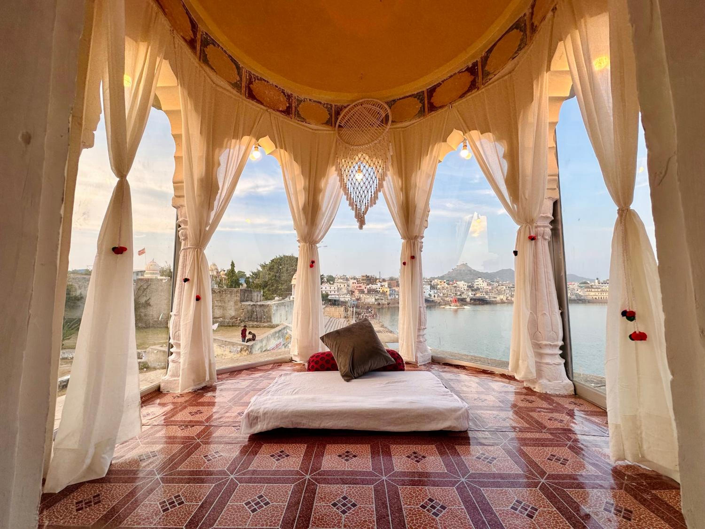 Double Room with Lake View - Photo 7