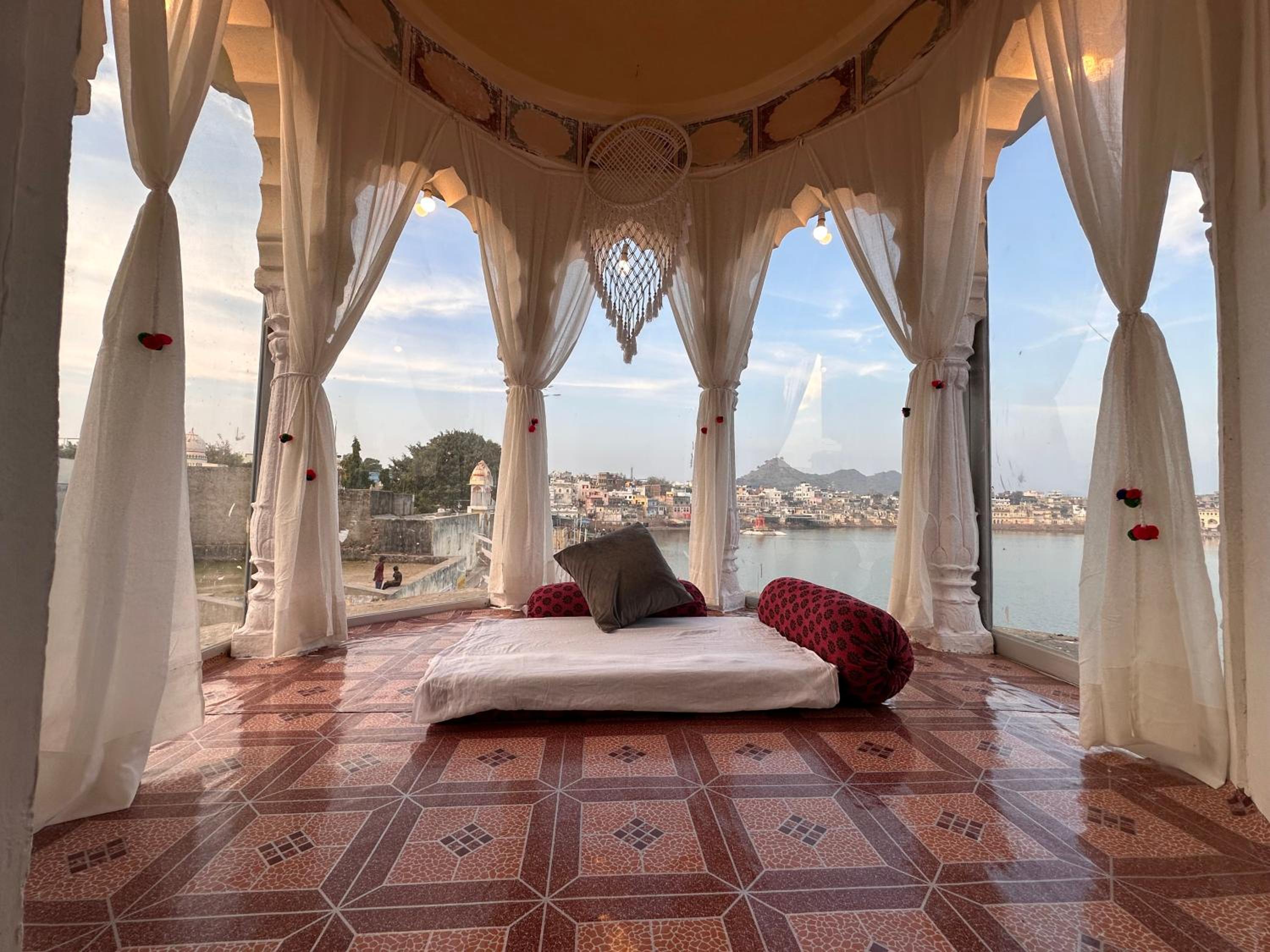 Double Room with Lake View - Photo 14