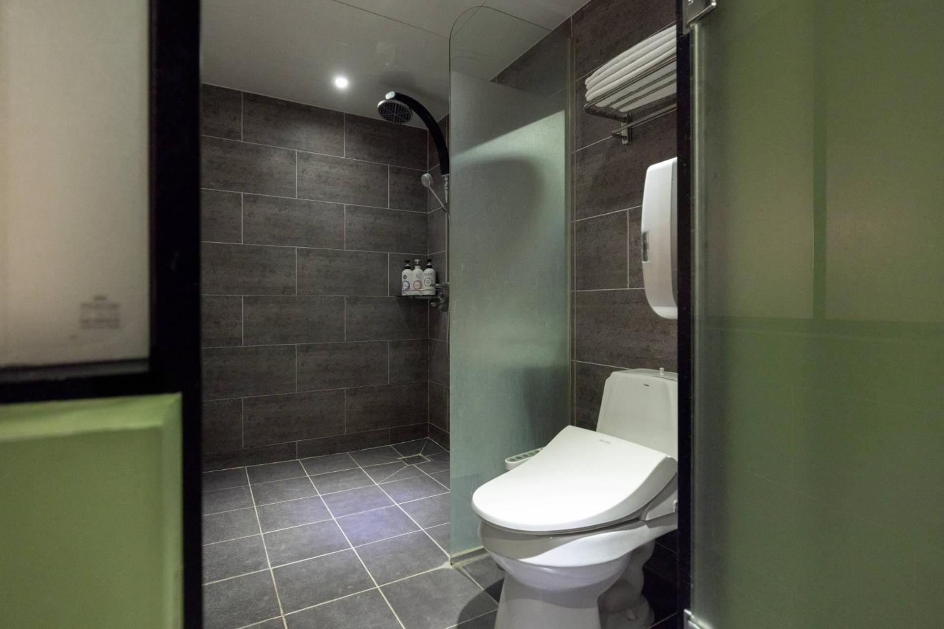 Double Room with Vanity Area