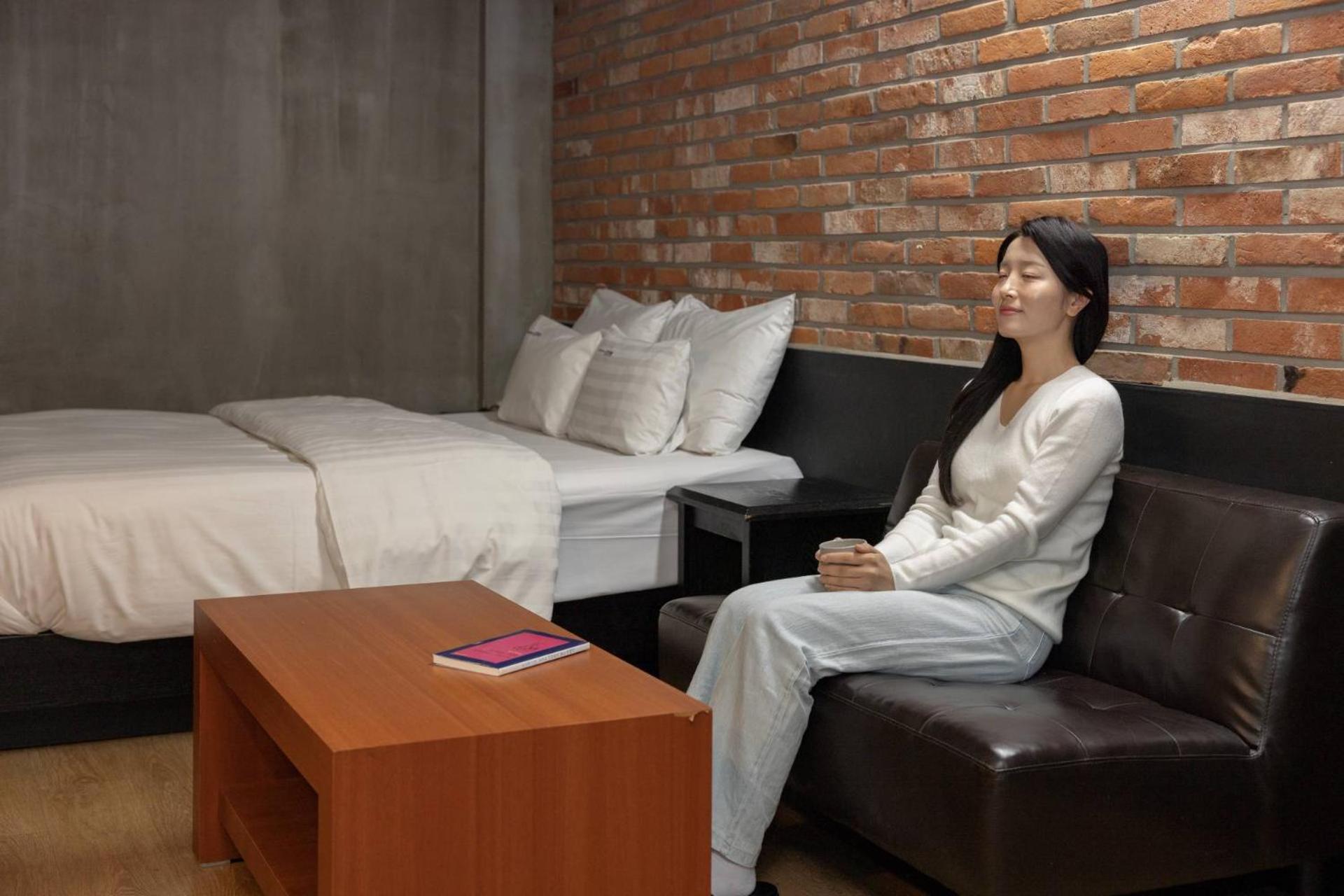 Suite - Photo 17