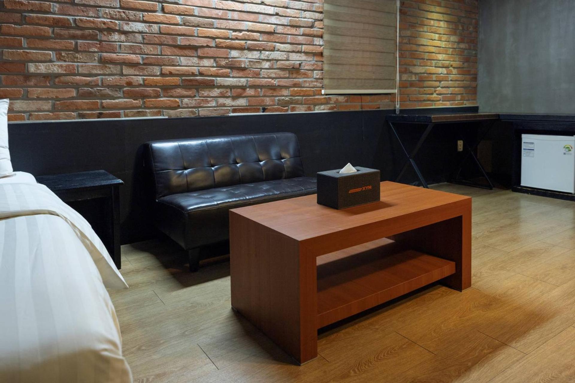 Suite - Photo 2