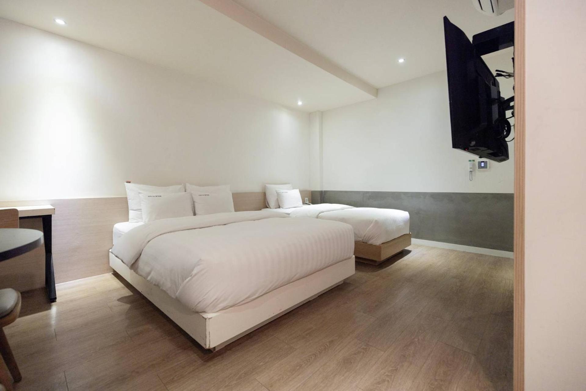 Deluxe Twin Room - Photo 15