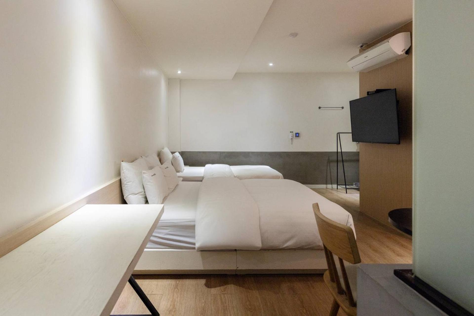 Deluxe Twin Room - Photo 9