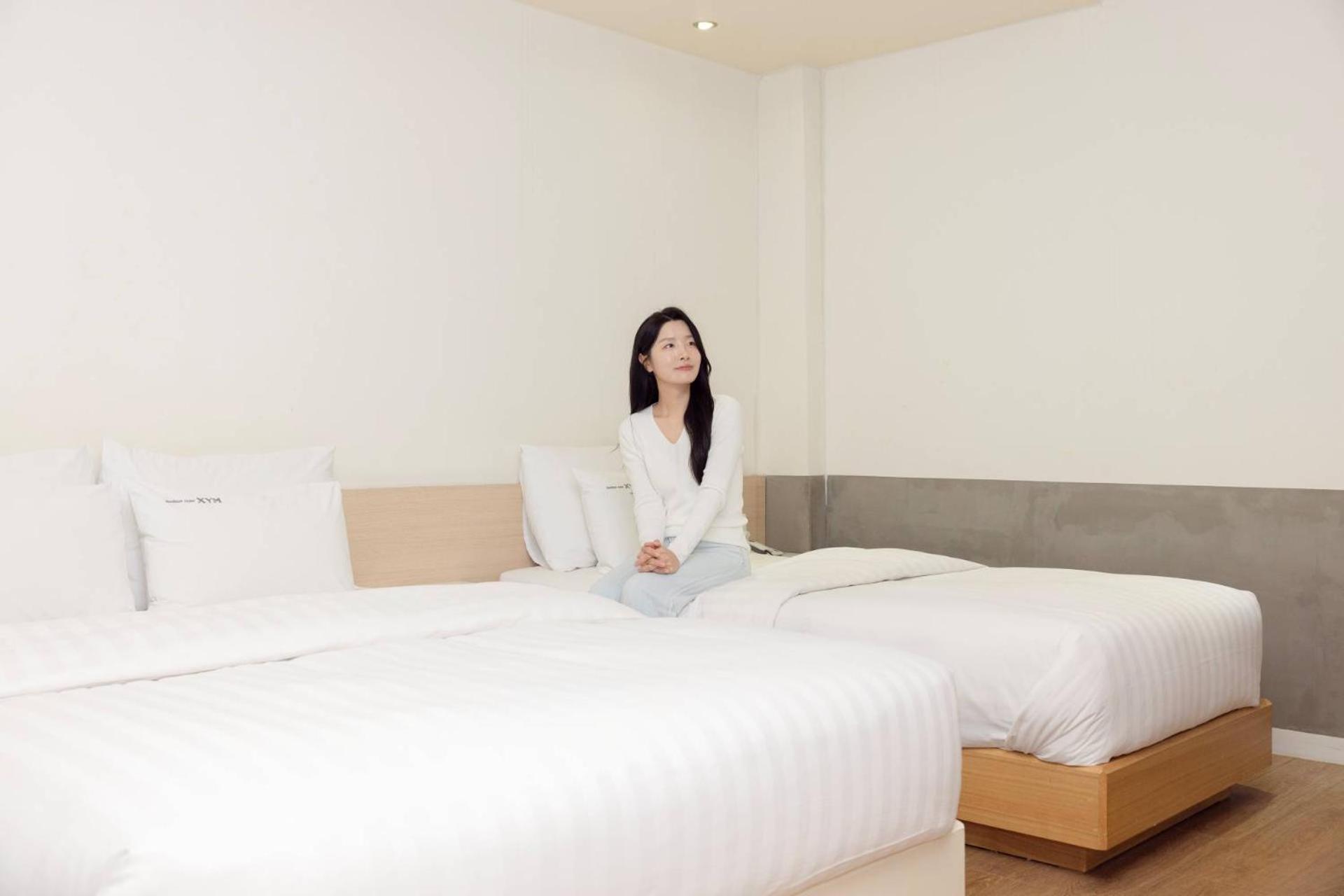 Deluxe Twin Room - Photo 10
