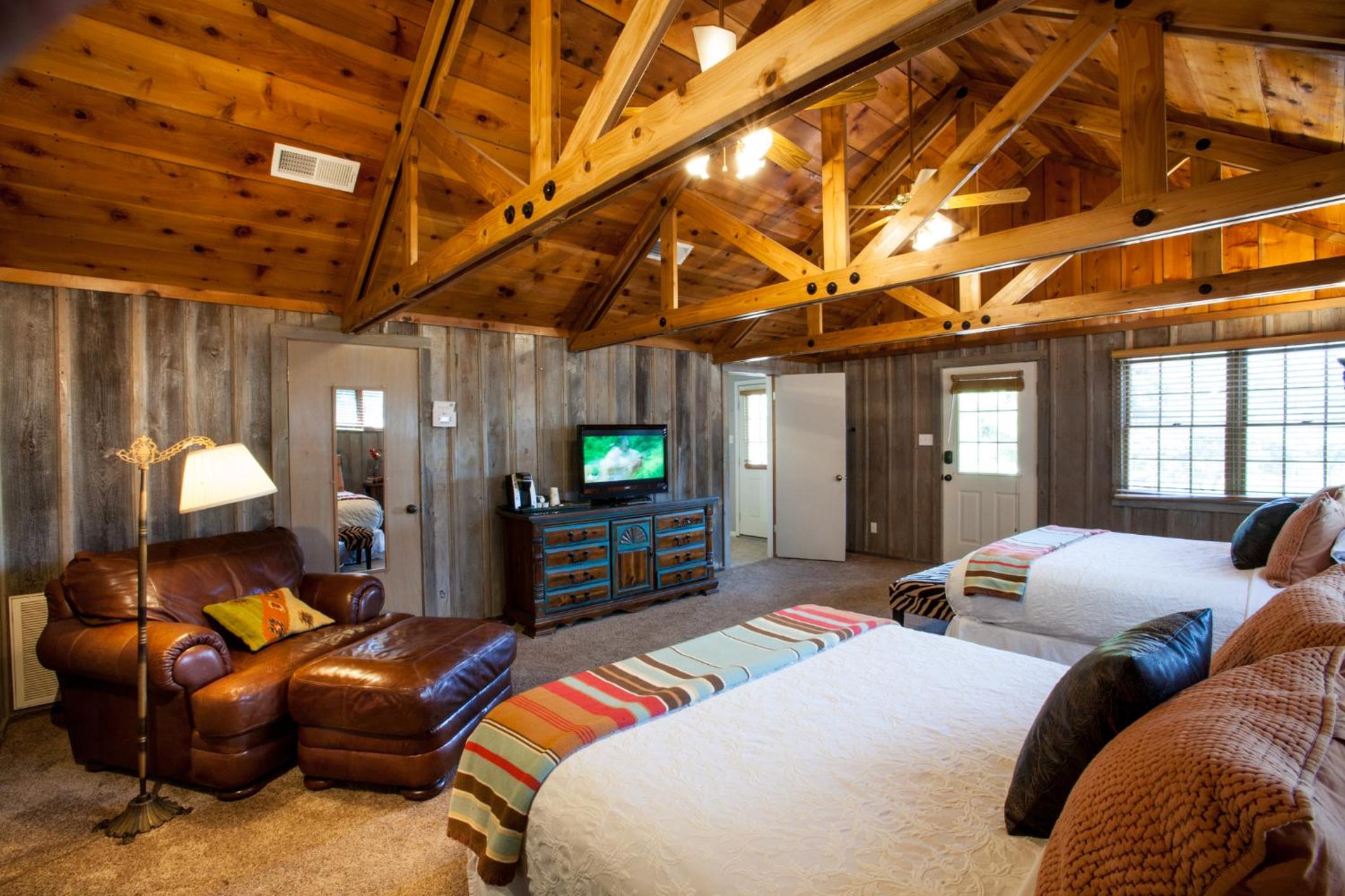 Chalet 2 Queen Beds