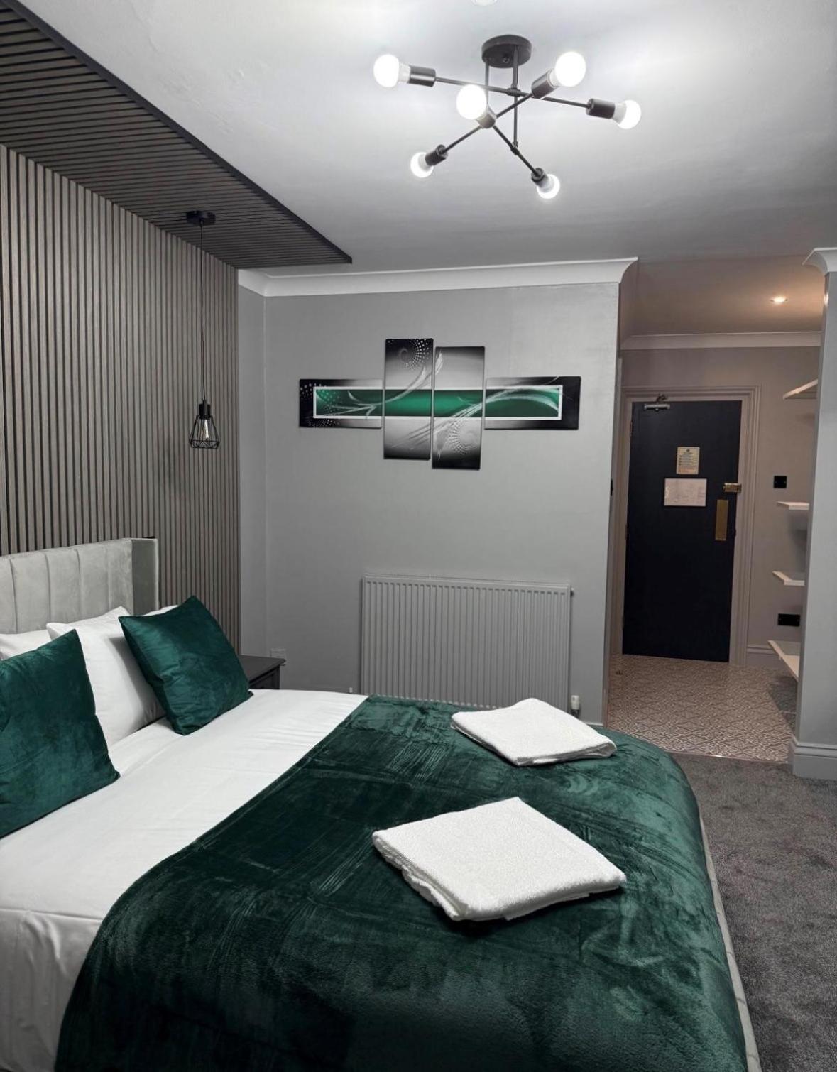 Deluxe King Room photo 2
