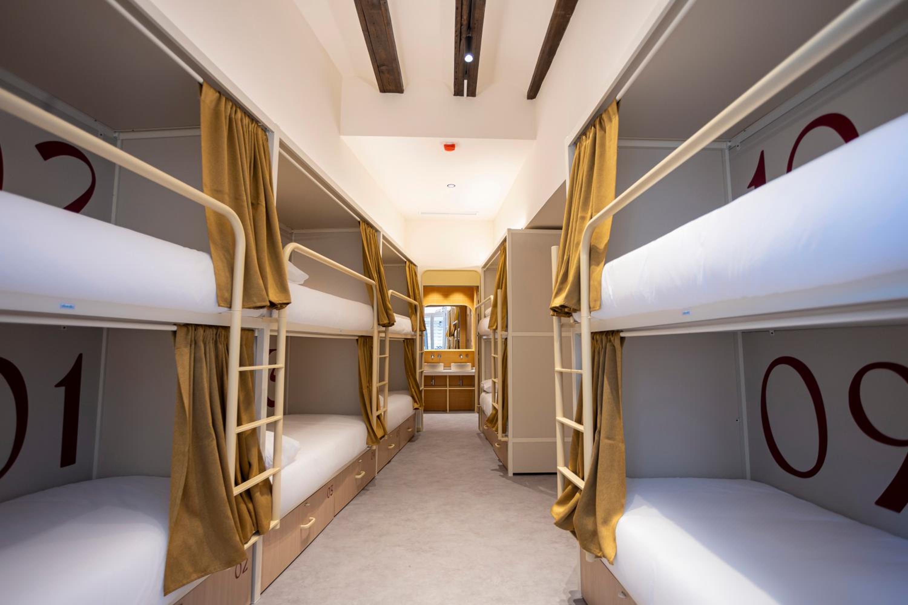 Bed in 10-Bed Mixed Dormitory Room
