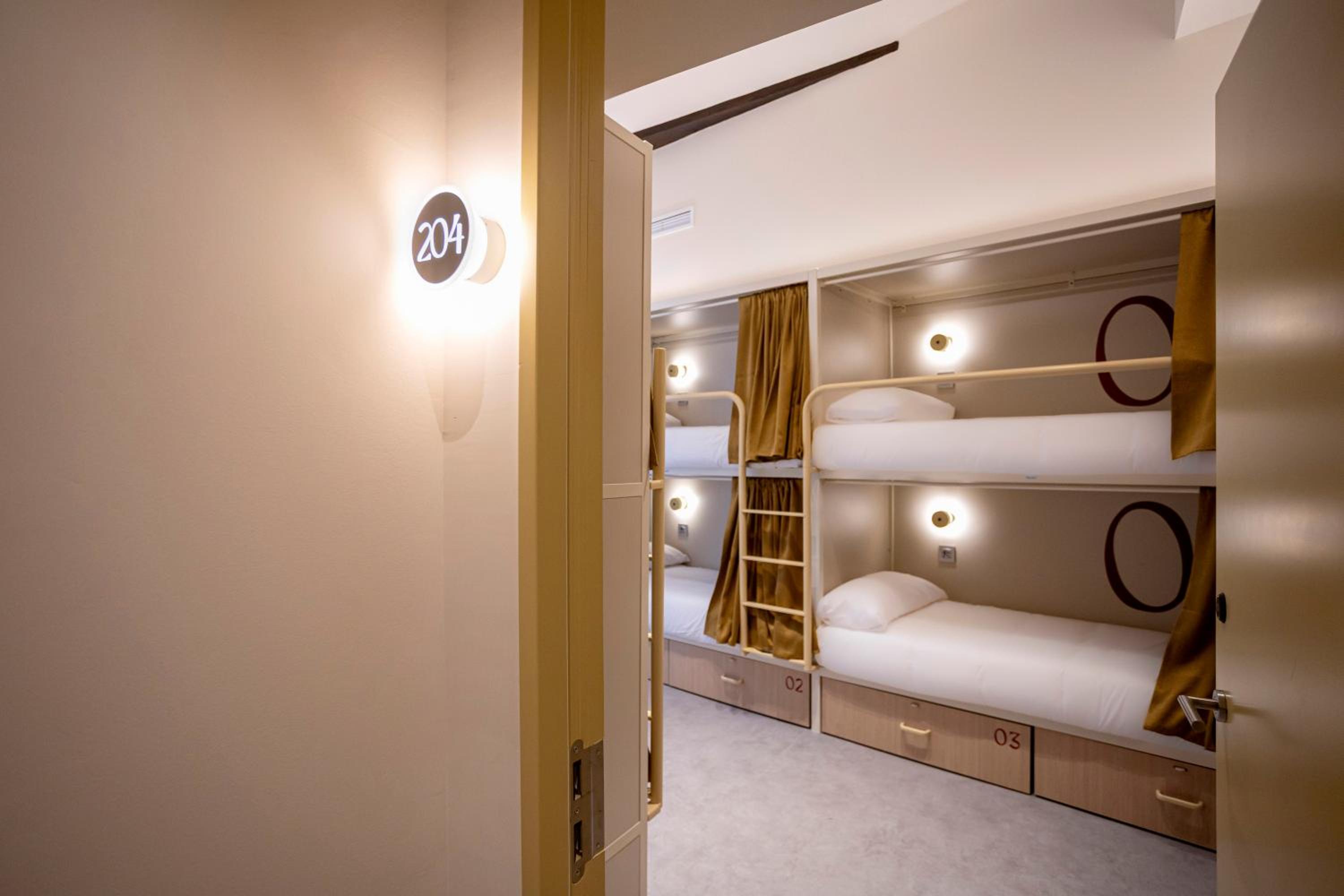 Bed in 10-Bed Mixed Dormitory Room