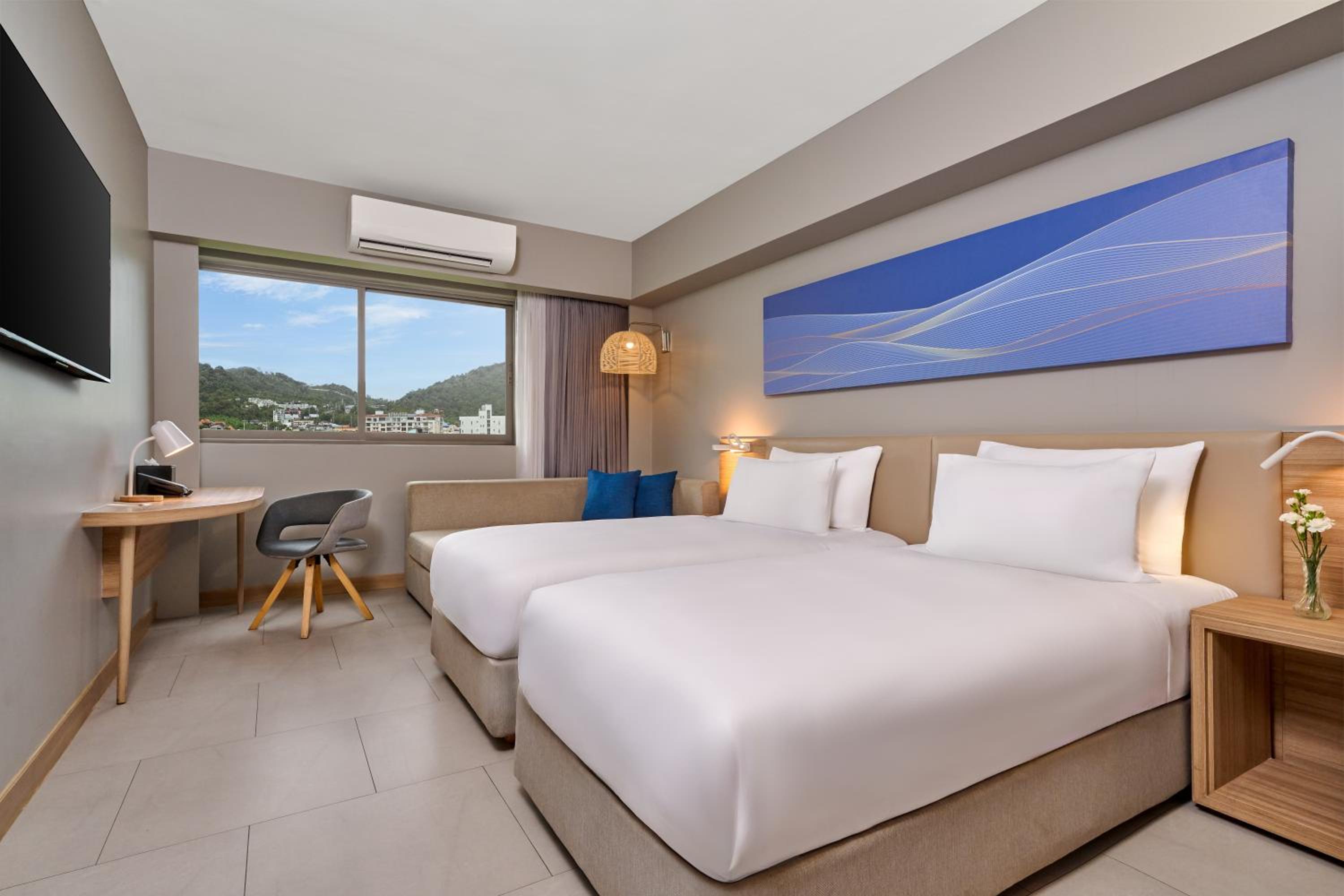 Superior Twin Room with Mountain View photo 2