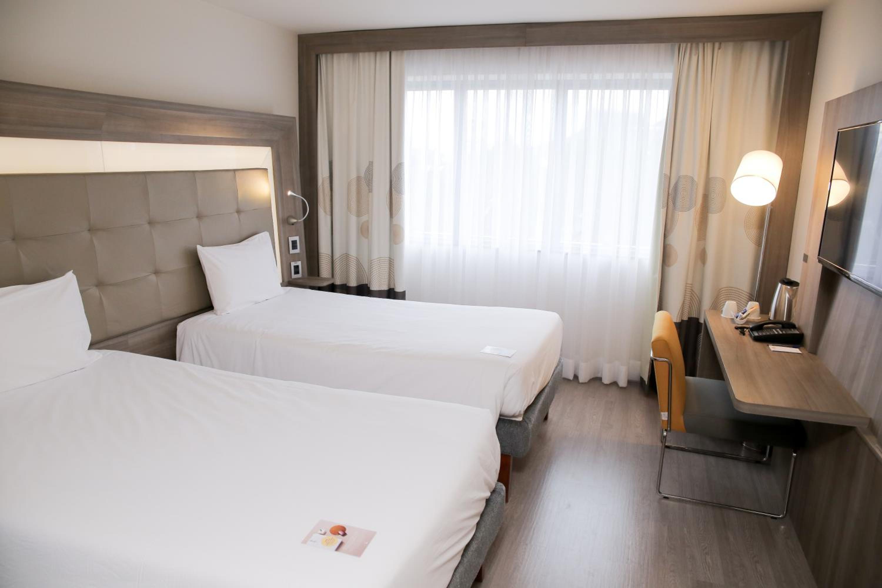 Superior Apartment with Twin Beds thumbnail 5