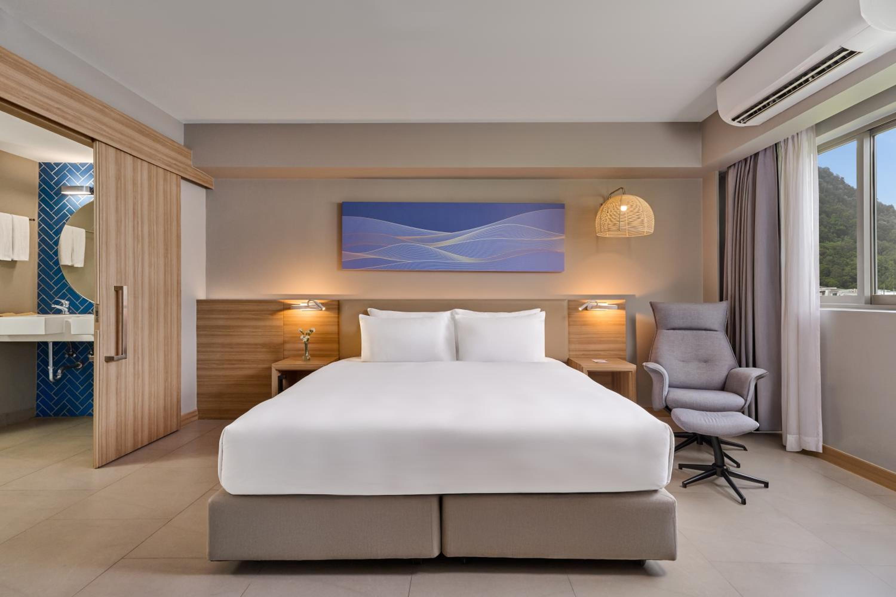 Two-Bedroom Suite with One Double and Two Single Beds photo 1