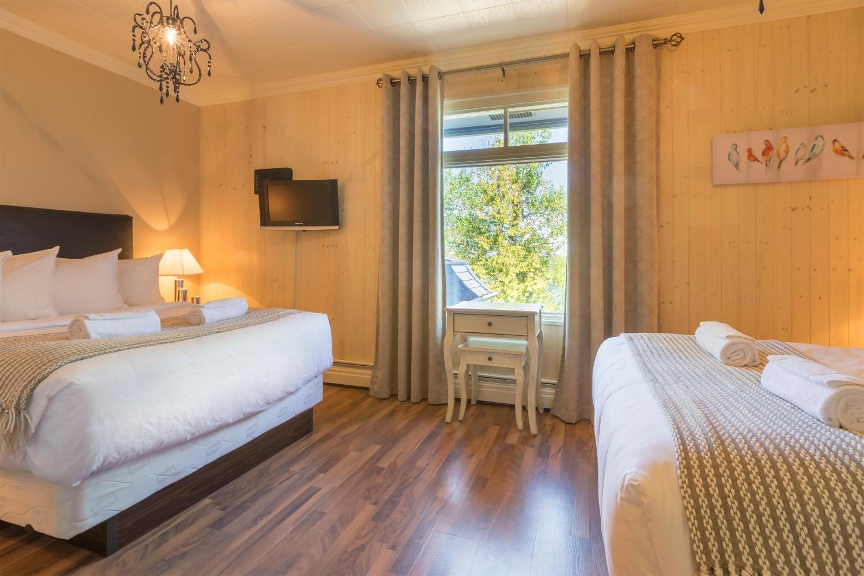 Quadruple Room with Lake View