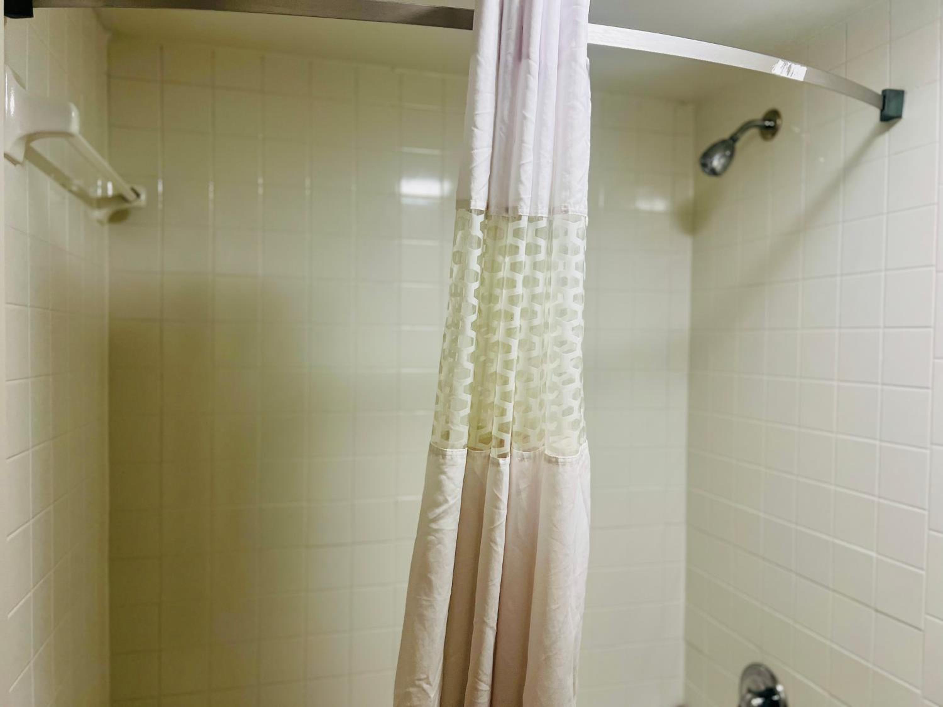 Queen Room with Two Queen Beds - Pet Friendly/Non-Smoking - Photo 1