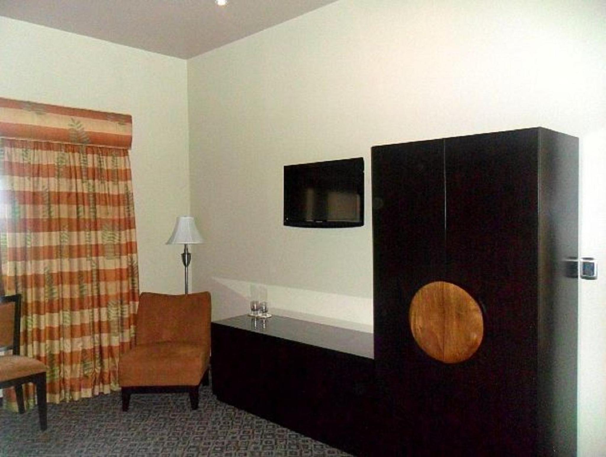 Suite - Photo 5
