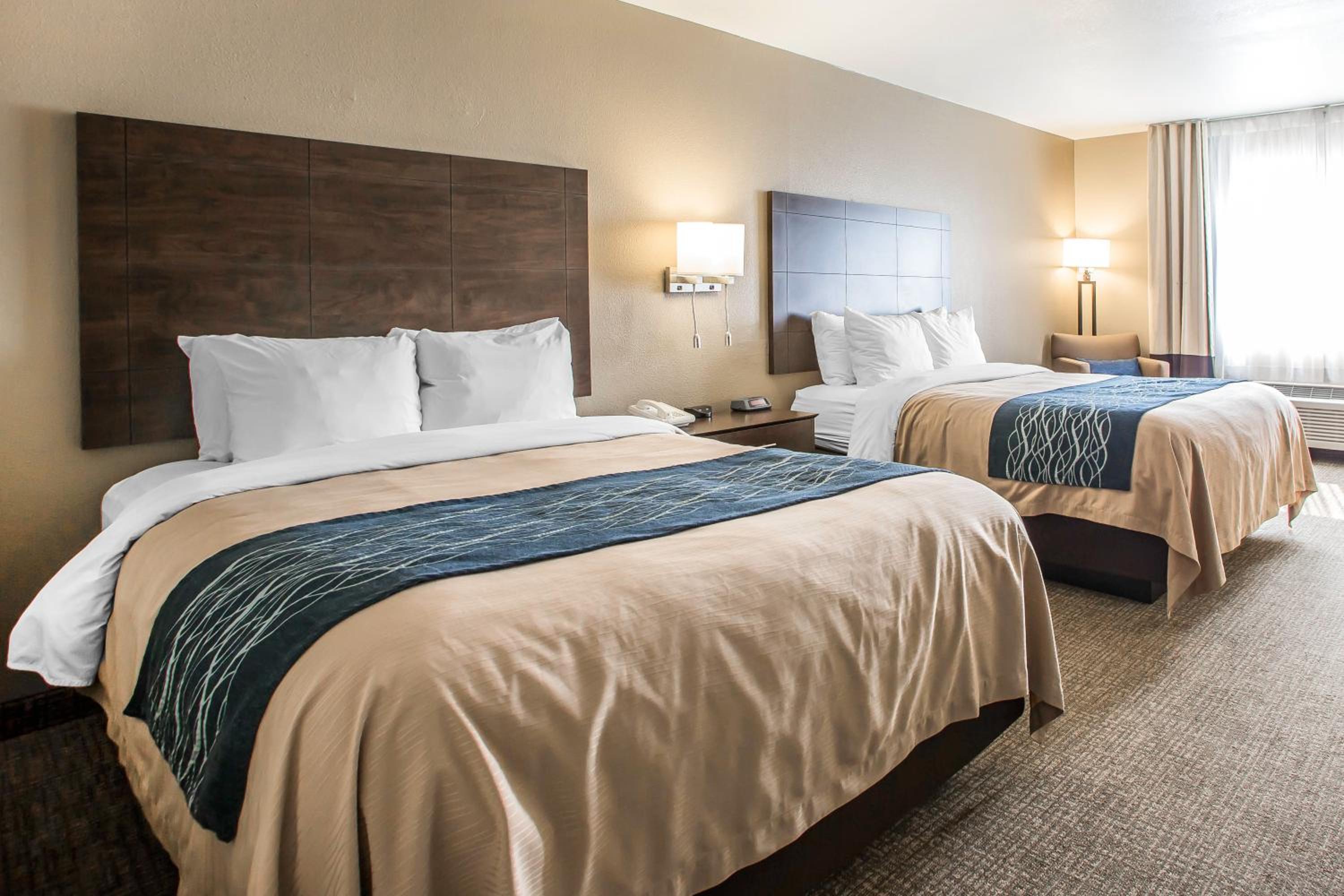 Queen Room with Two Queen Beds - Accessible/Non-Smoking  - Photo 3