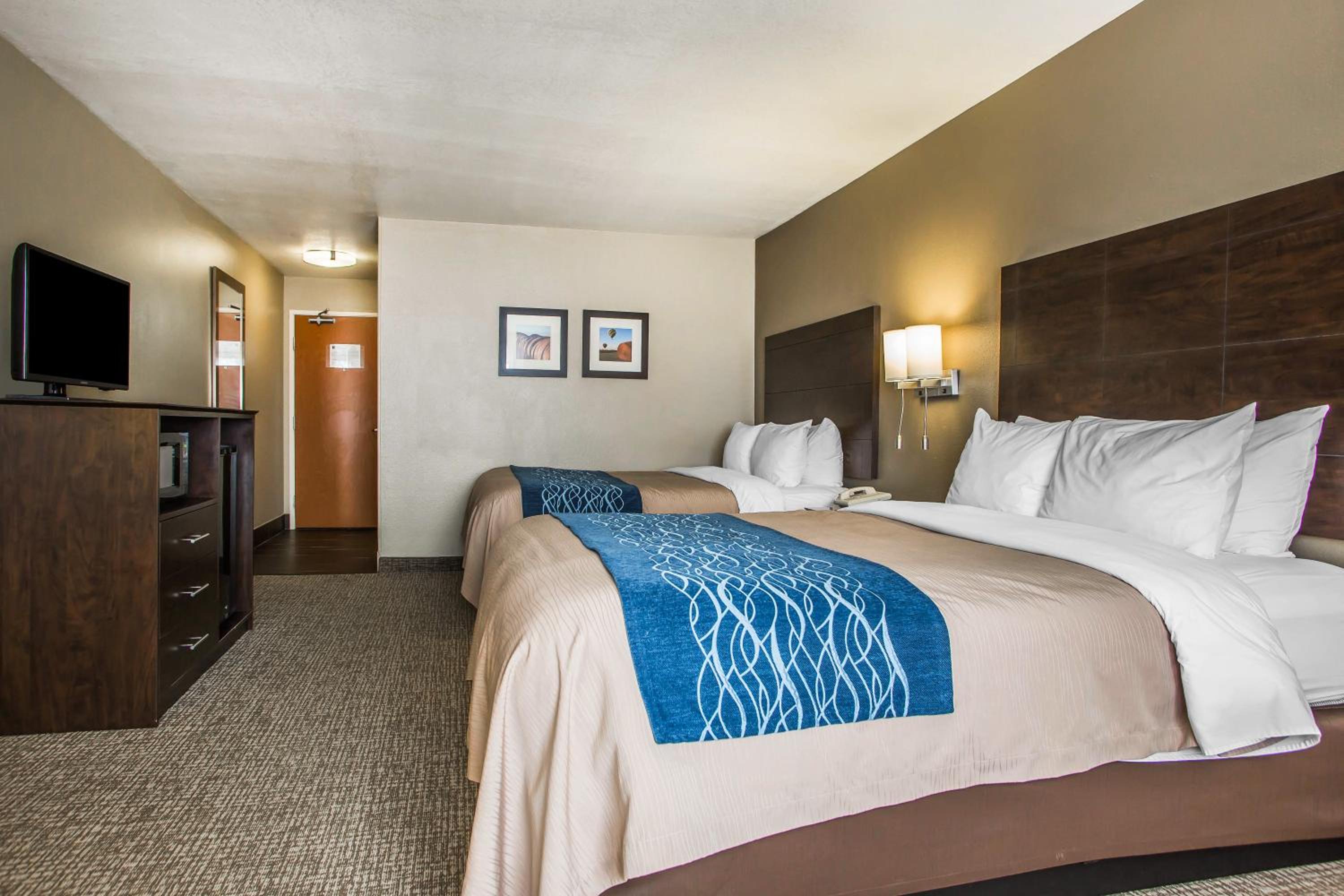 Queen Room with Two Queen Beds - Accessible/Non-Smoking  - Photo 1