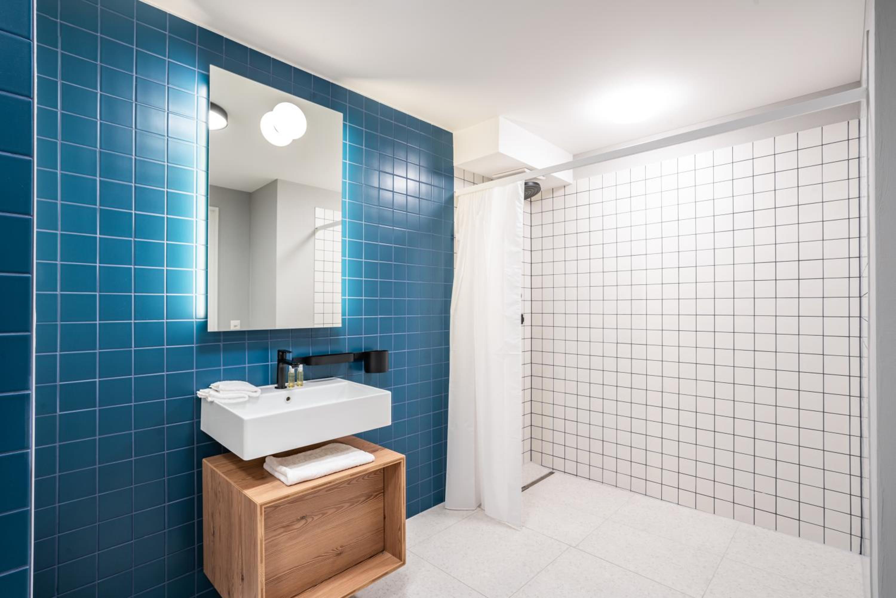 One-Bedroom Apartment with Terrace or Balcony (4 People)