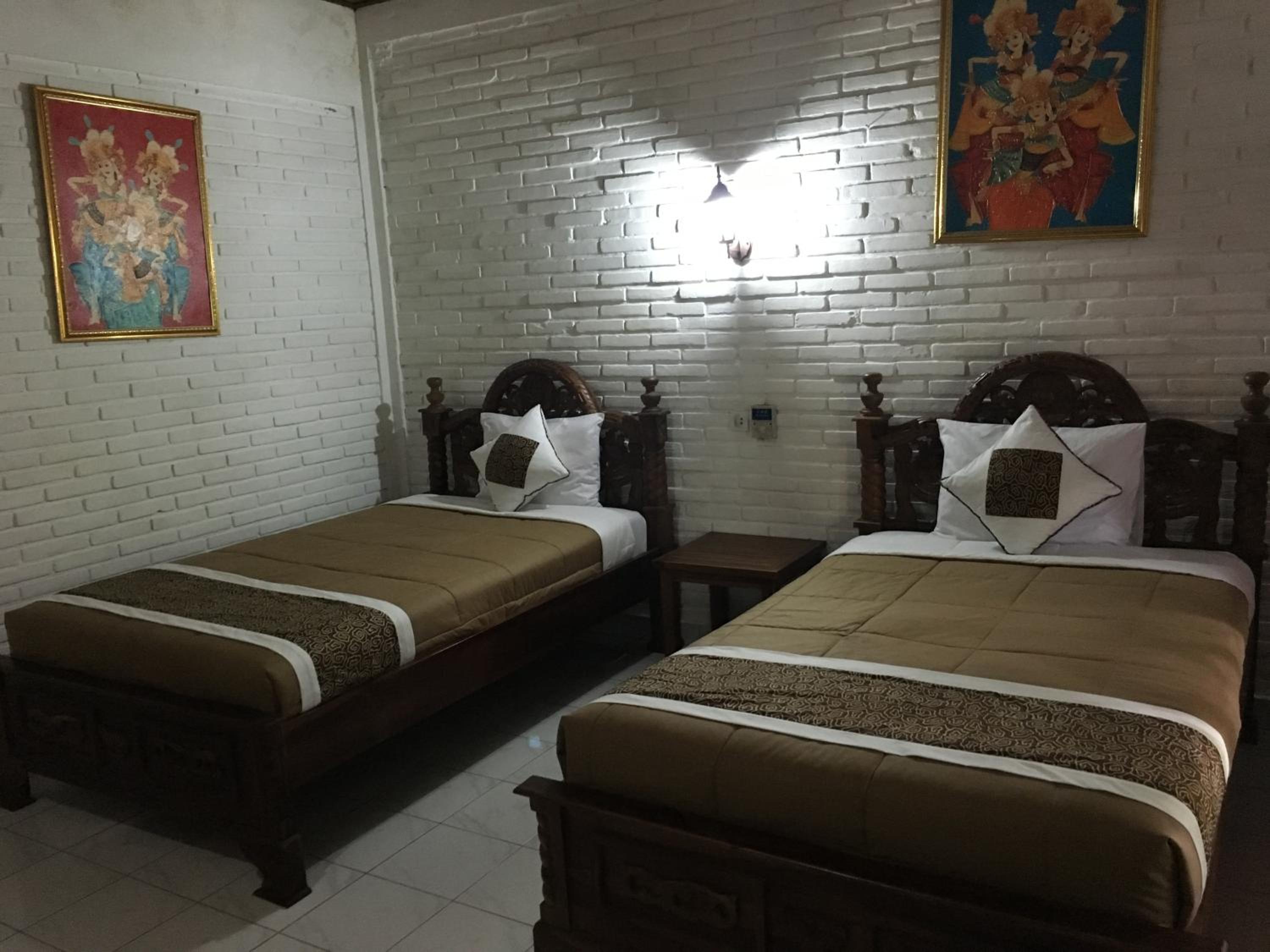 Standard Double or Twin Room with Fan - Photo 37