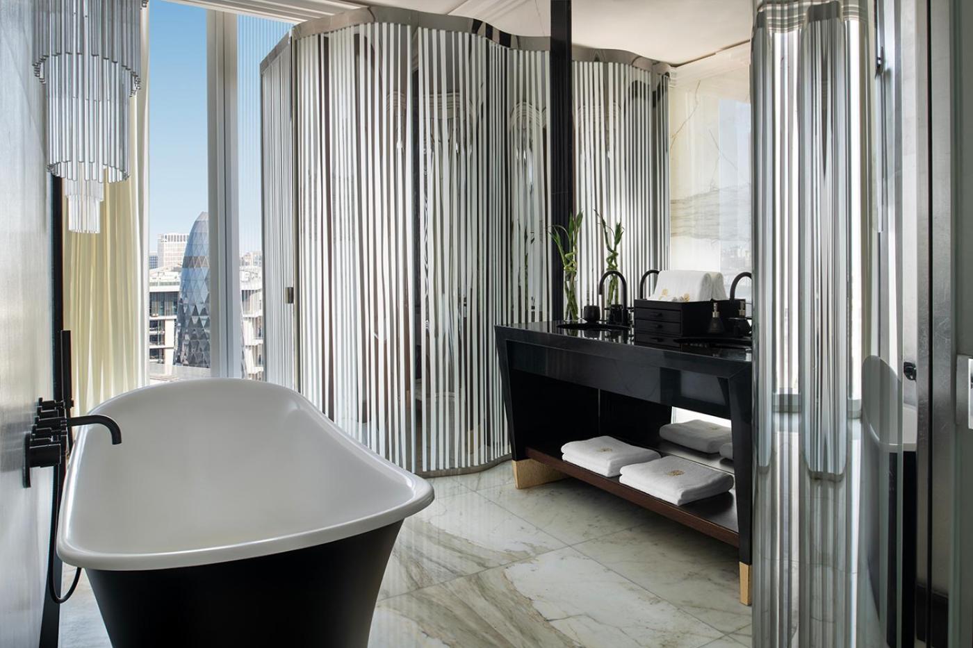 Serenity Corner Suite with Daily access to Doha Quest for 2 adults - Photo 1