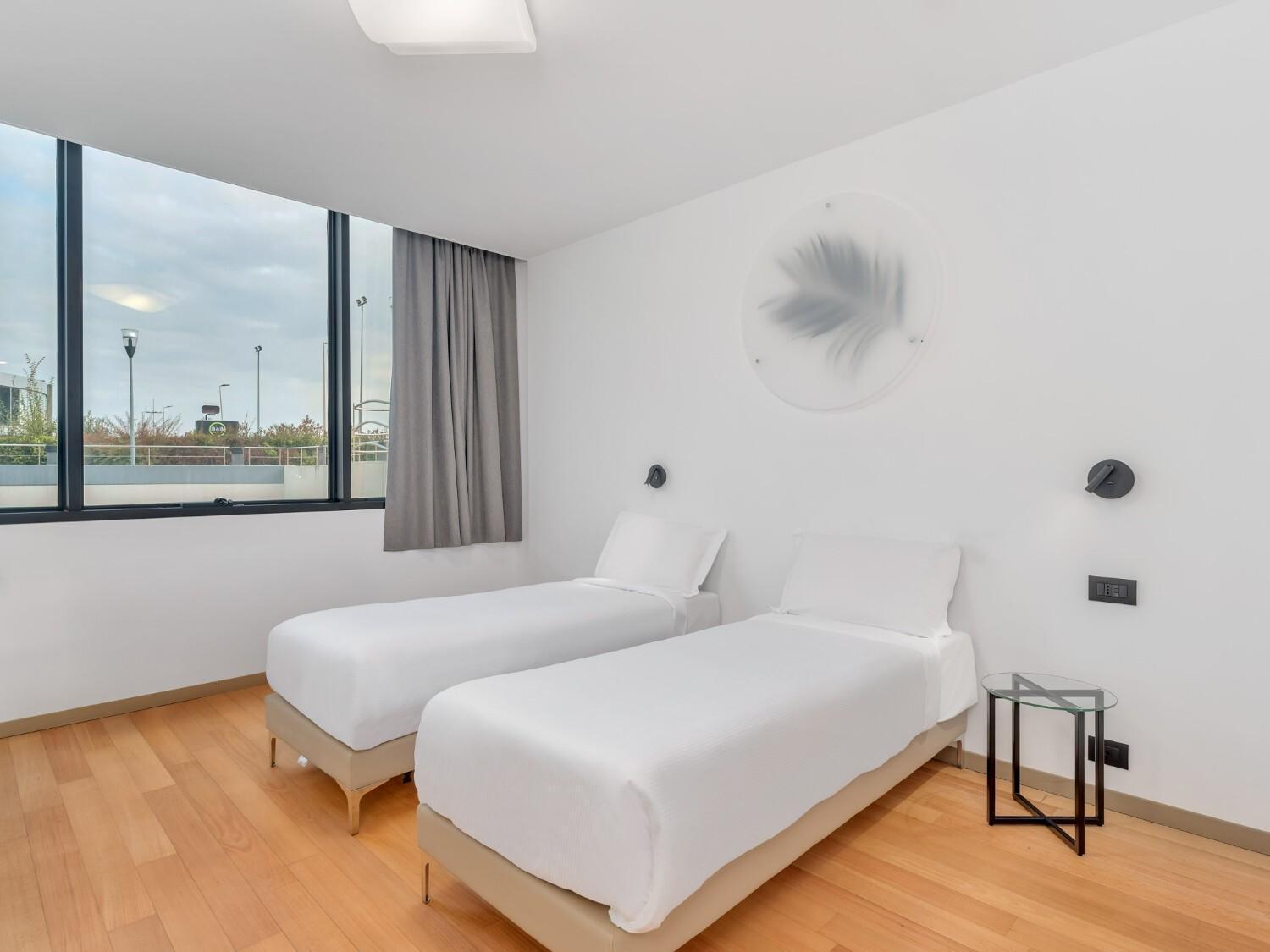 Standard Twin Room - Photo 1