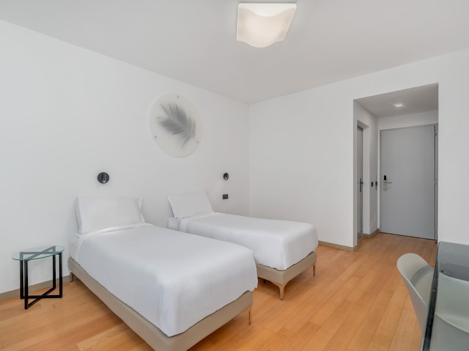 Standard Twin Room - Photo 3