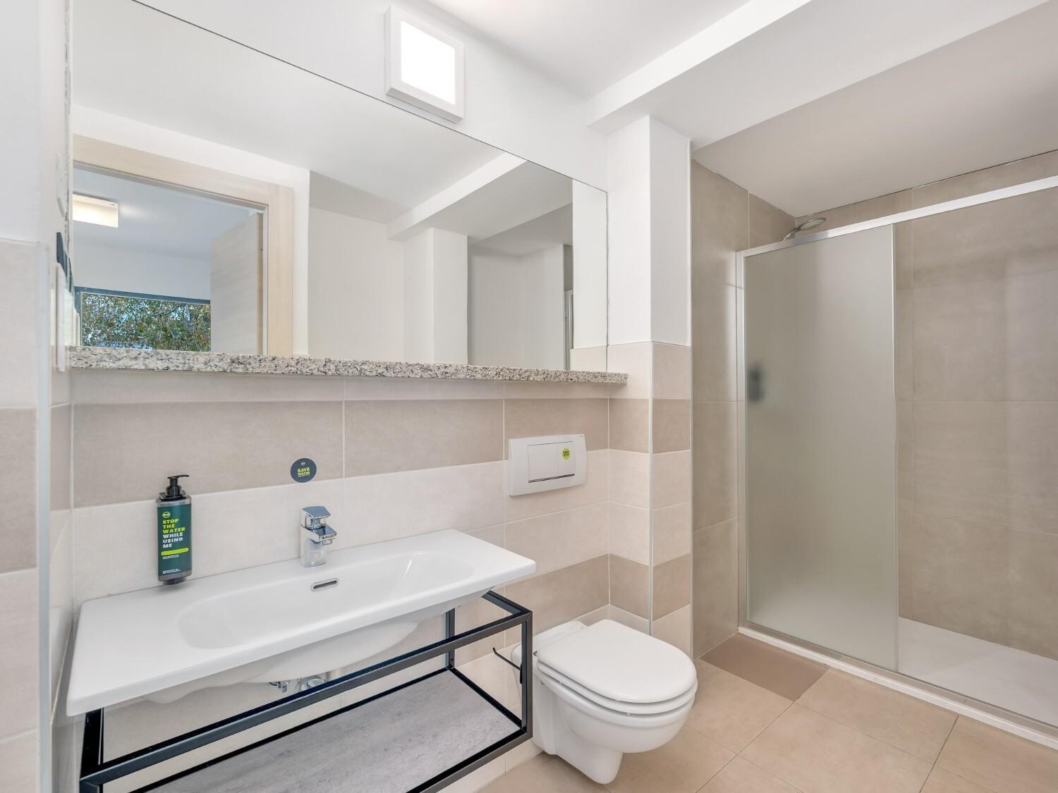 Standard Twin Room - Photo 5