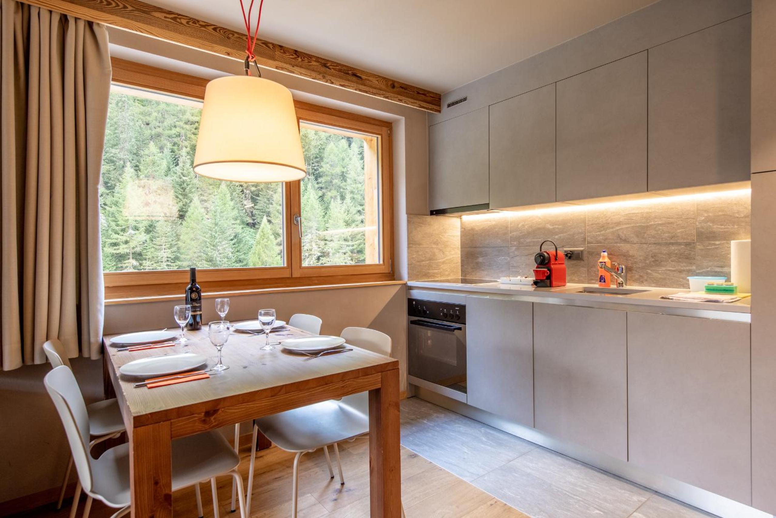 One-Bedroom Apartment with Terrace or Balcony (4 People)