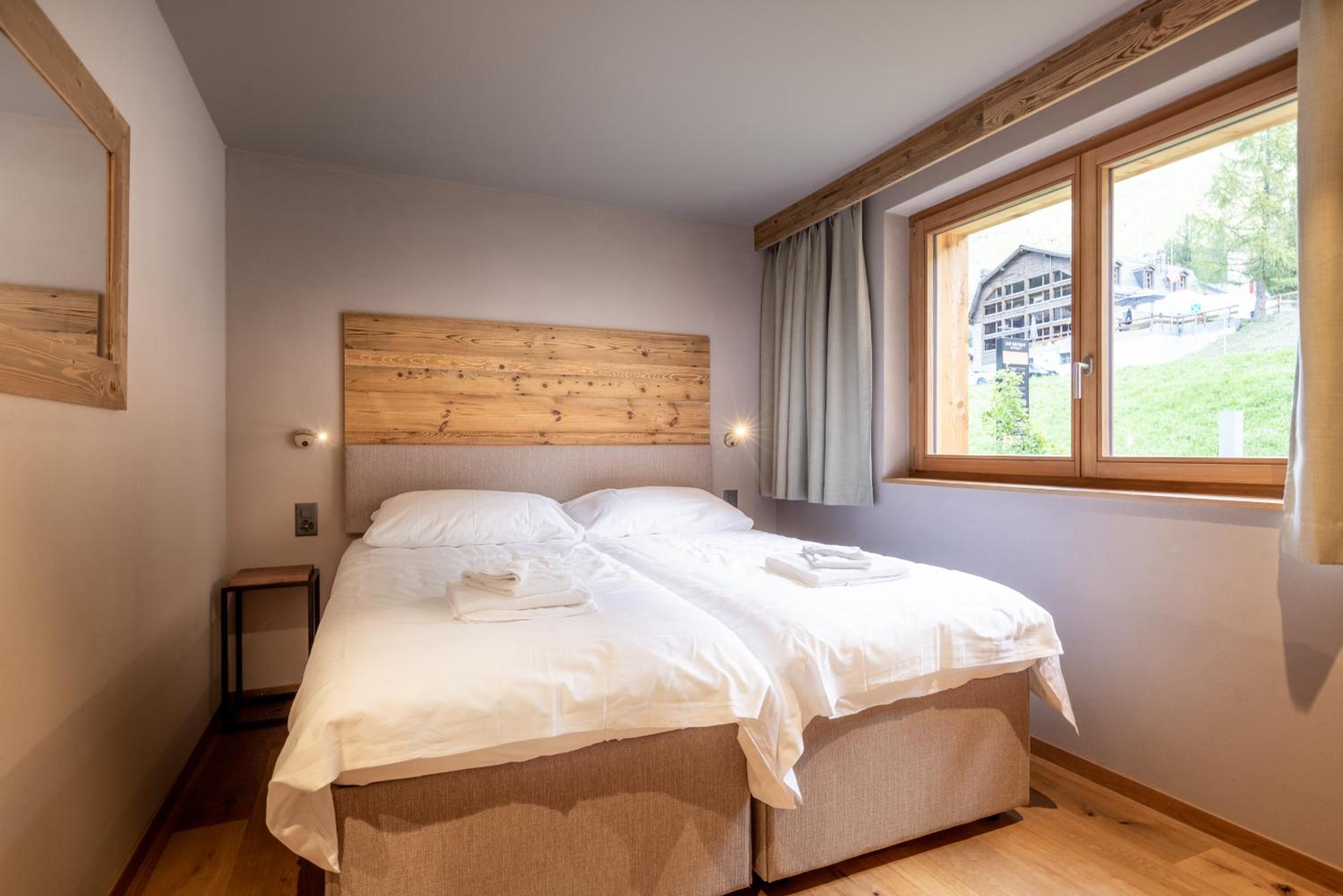 Two-Bedroom Apartment (6 People) - 187 ft²