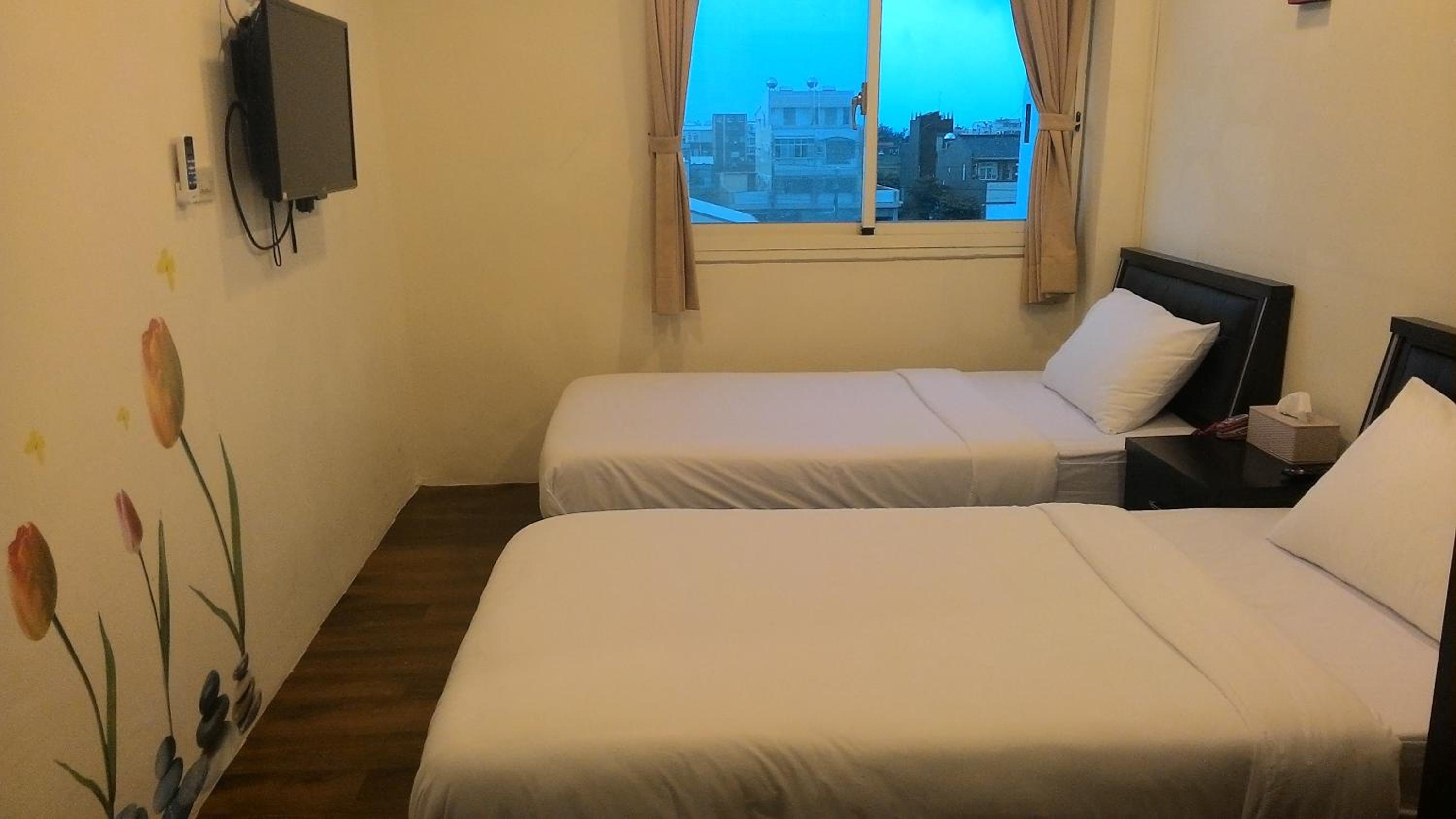 Standard Twin Room photo 3