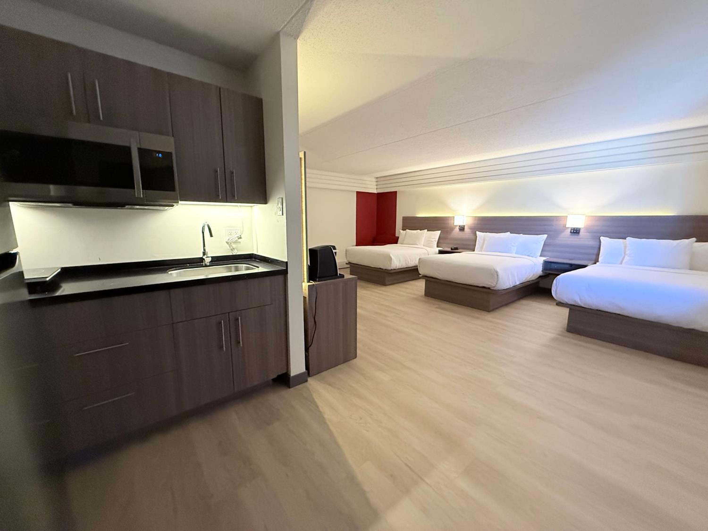 Triple Room with Private Bathroom photo 2