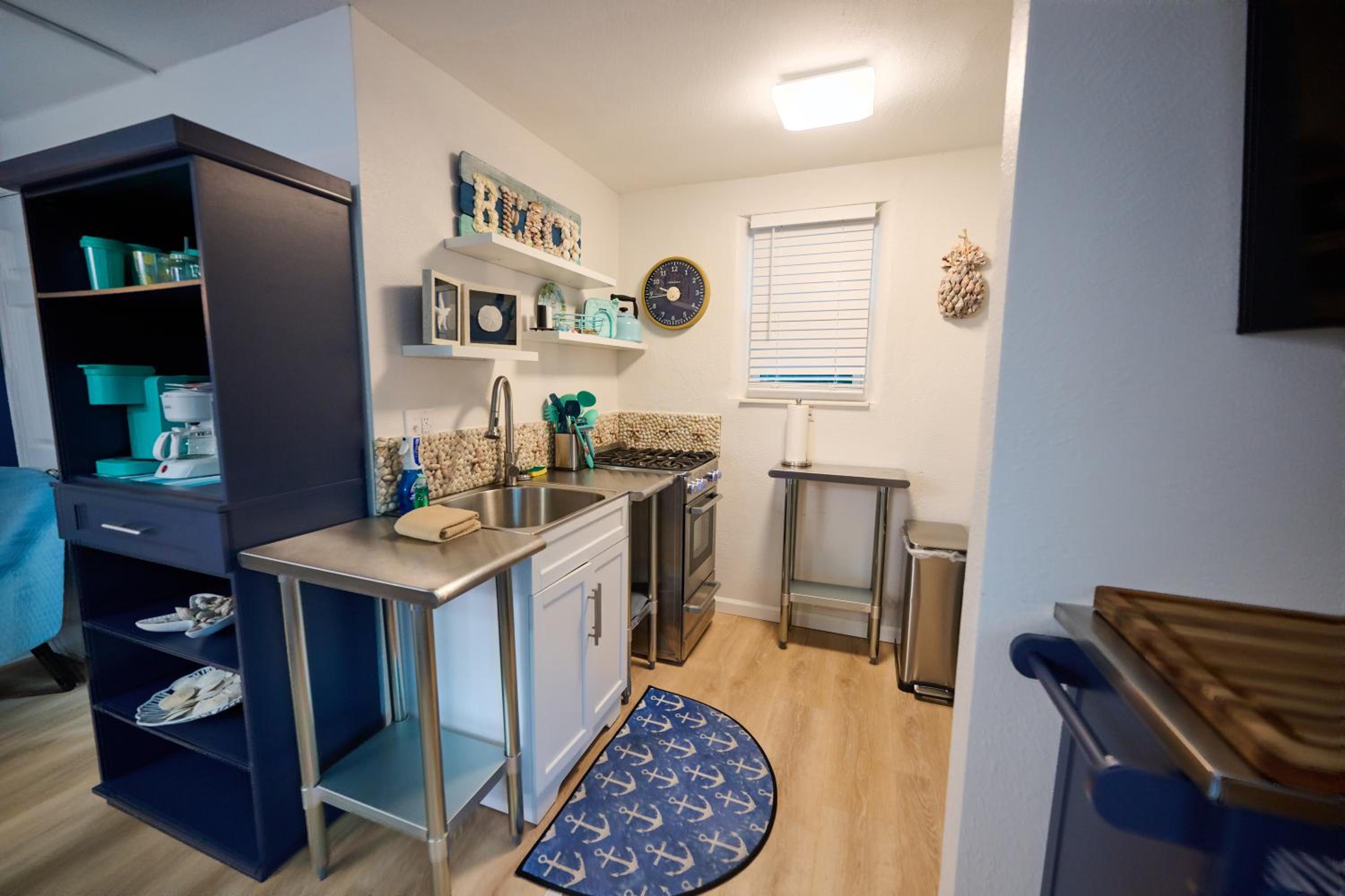 Deluxe King Suite photo 3