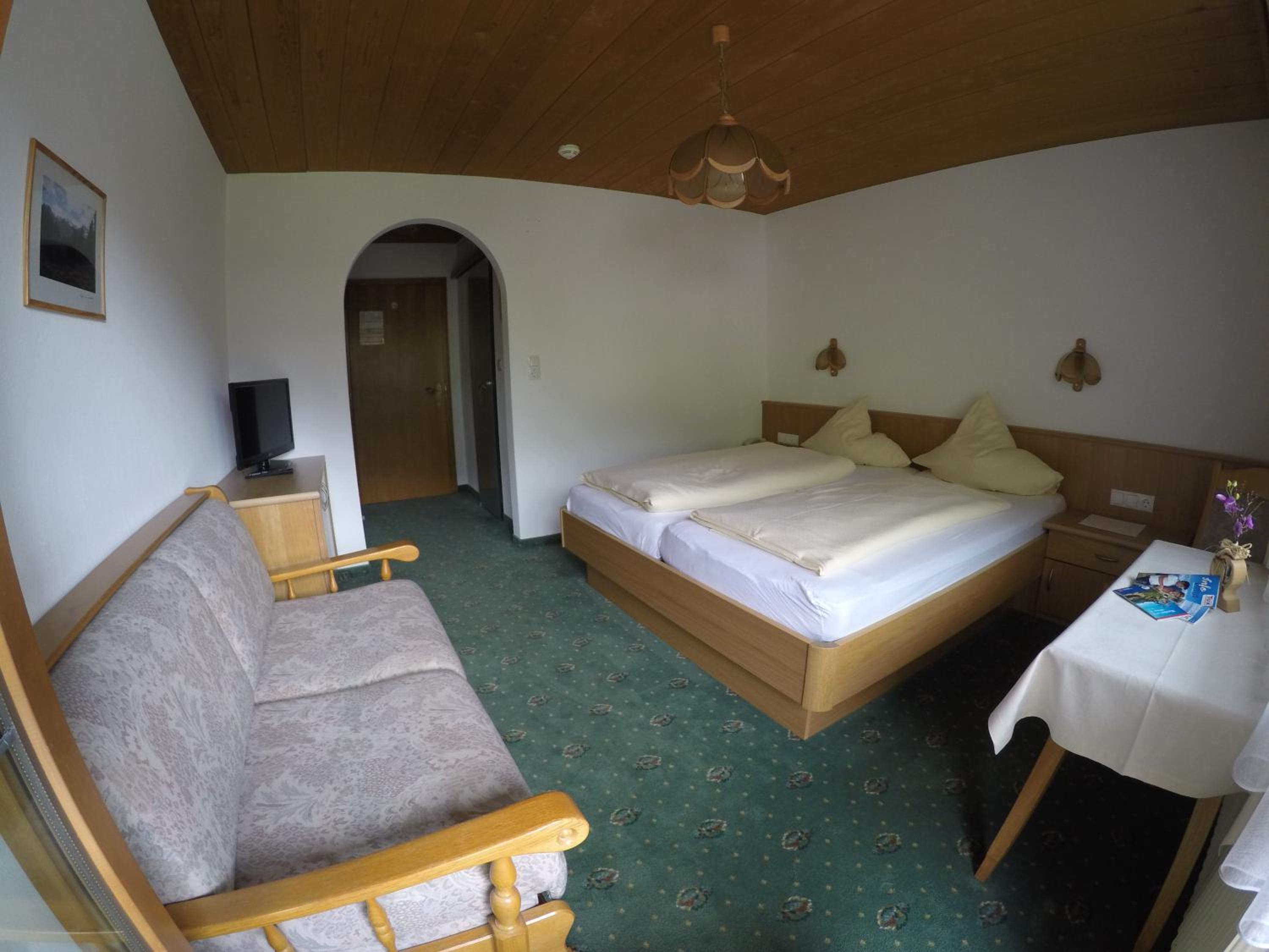 Standard Double Room with Balcony photo 2
