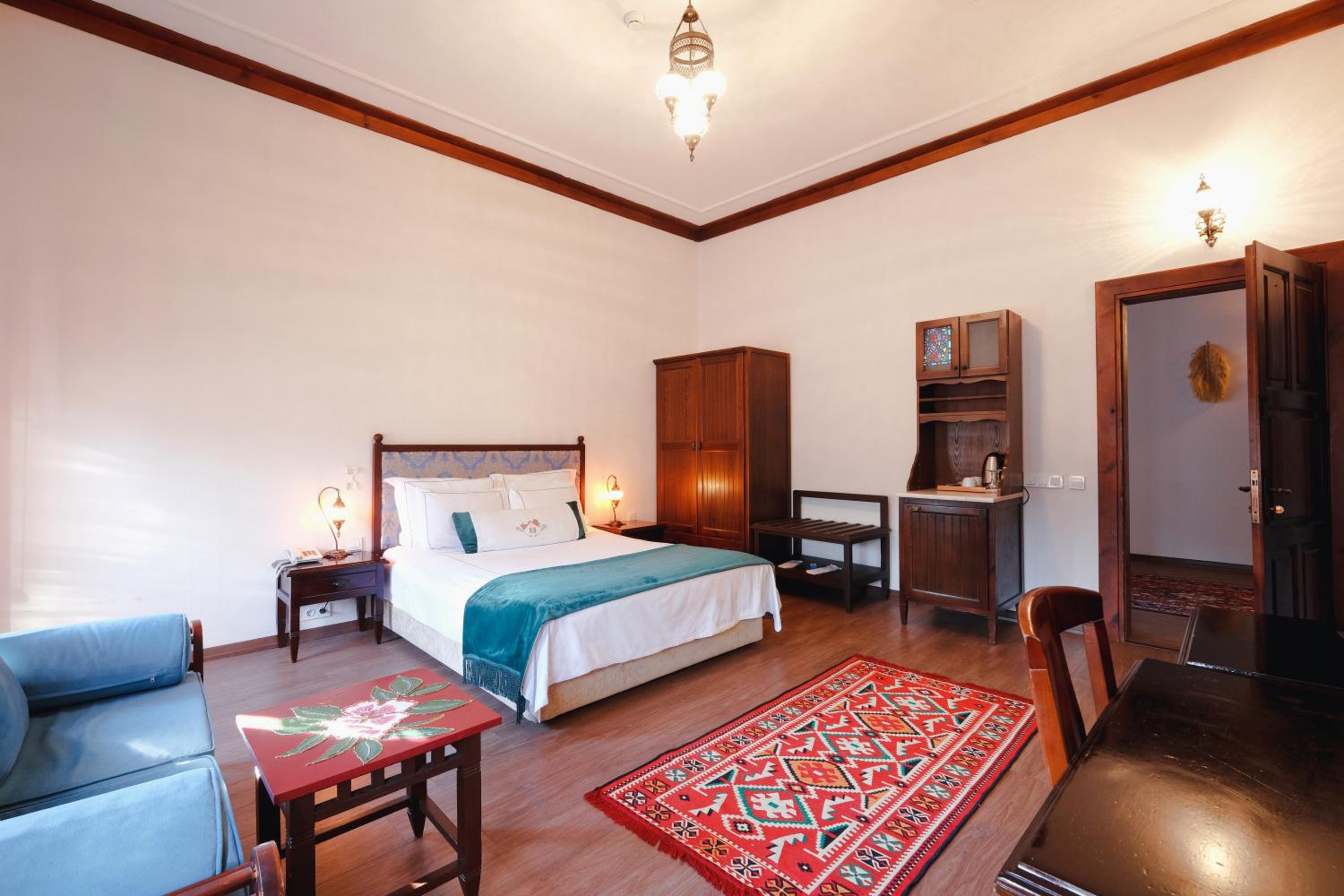 Large Double Room photo 1