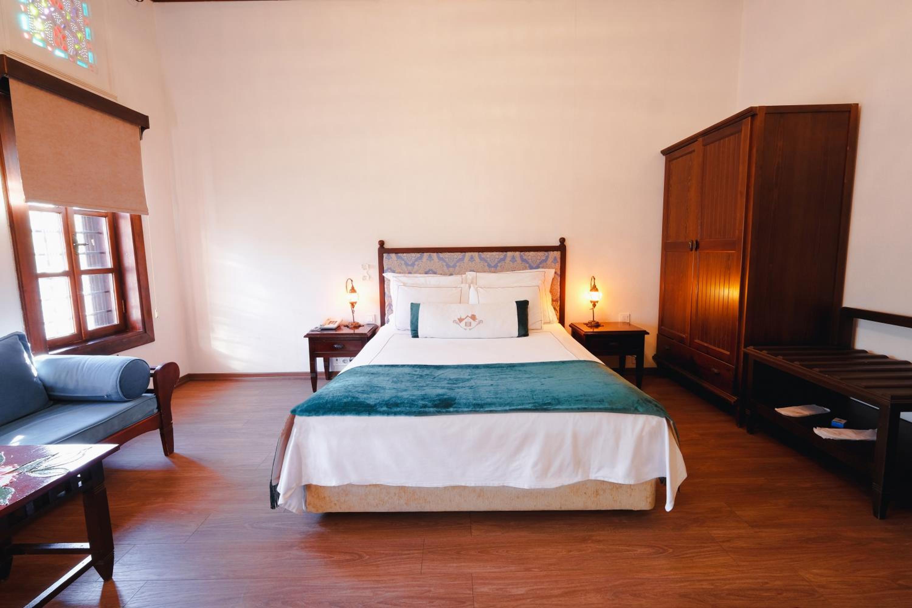 Large Double Room photo 2