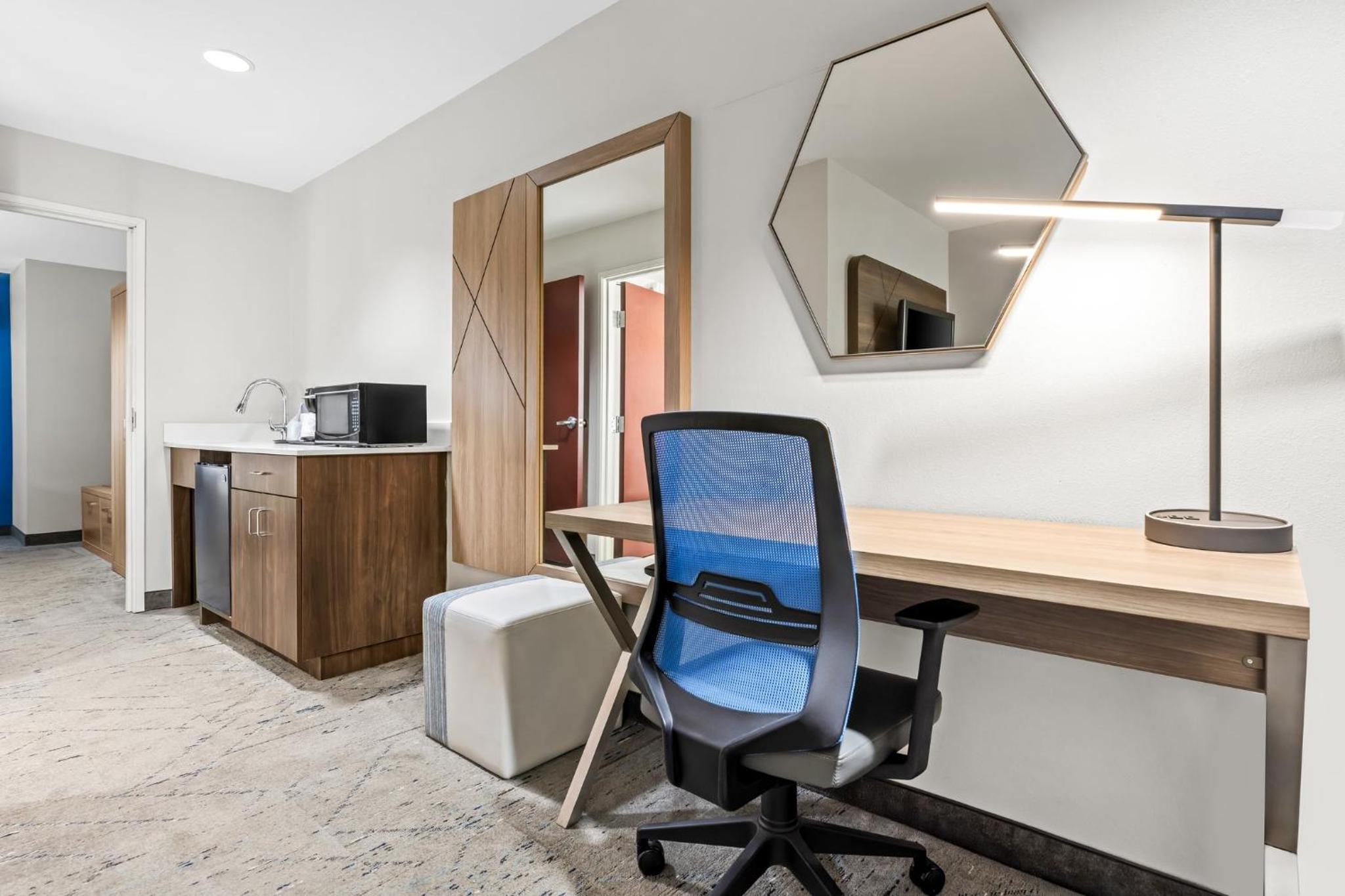 King Suite - Photo 5