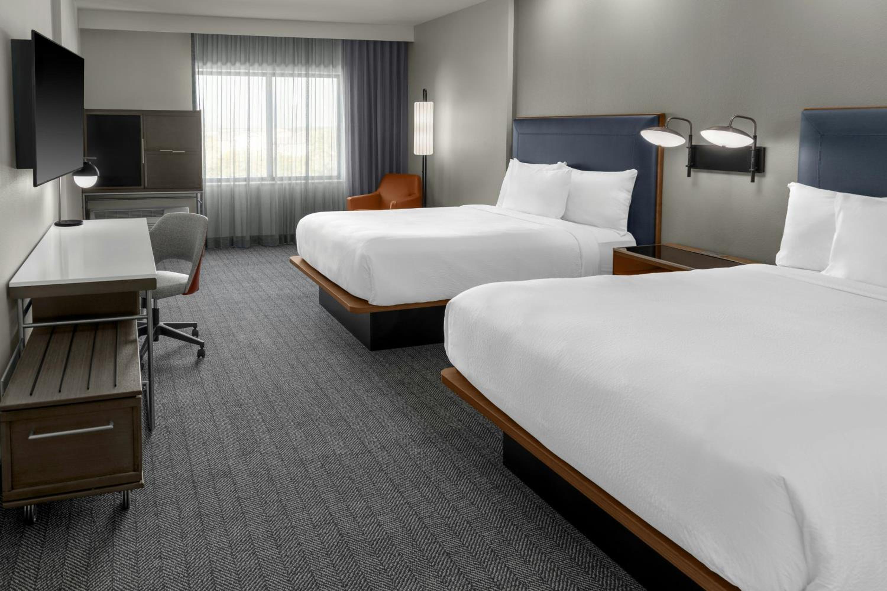 Extended Queen Room with Two Queen Beds photo 3