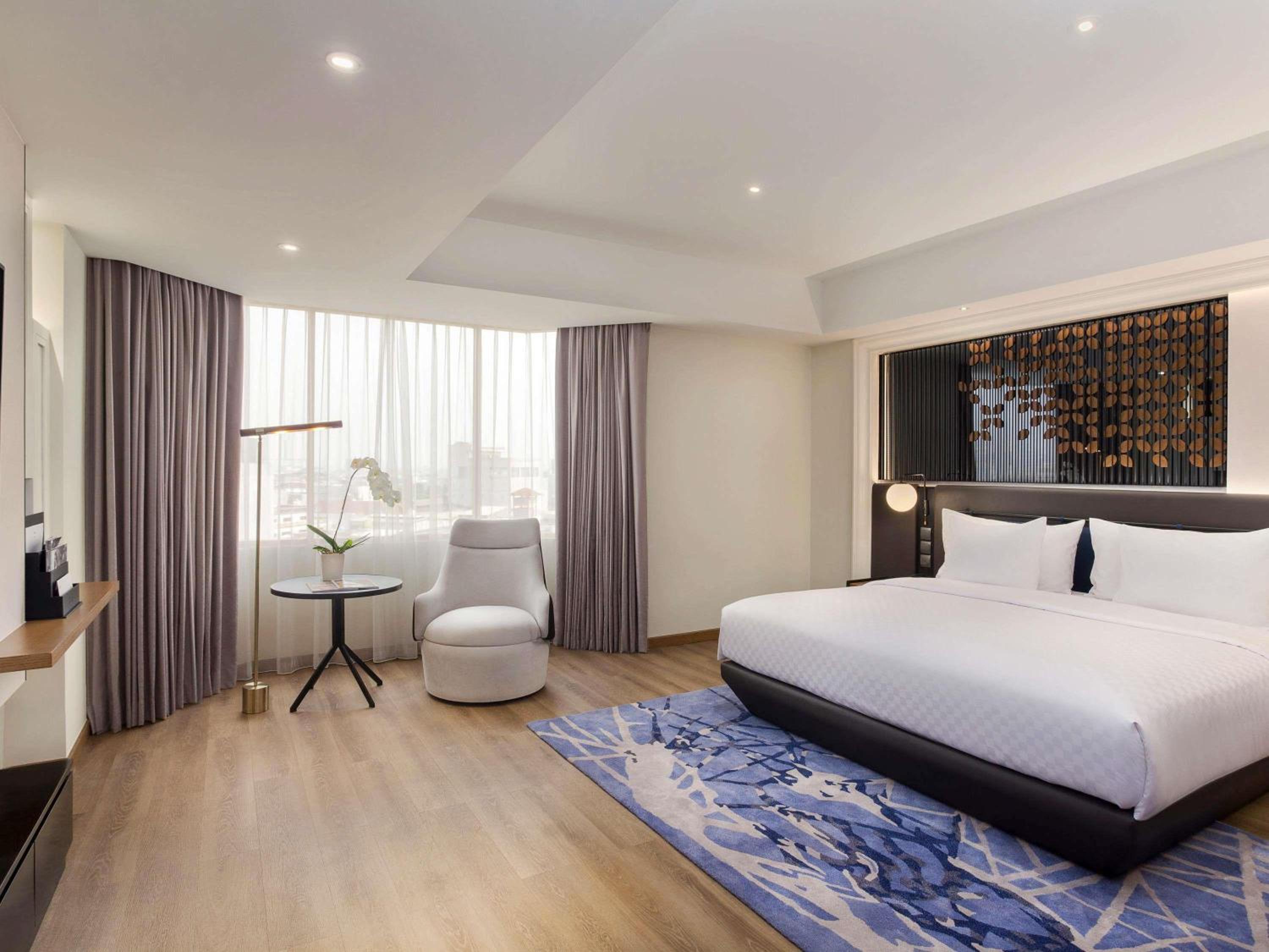 Privilege Luxe King Room - Photo 1