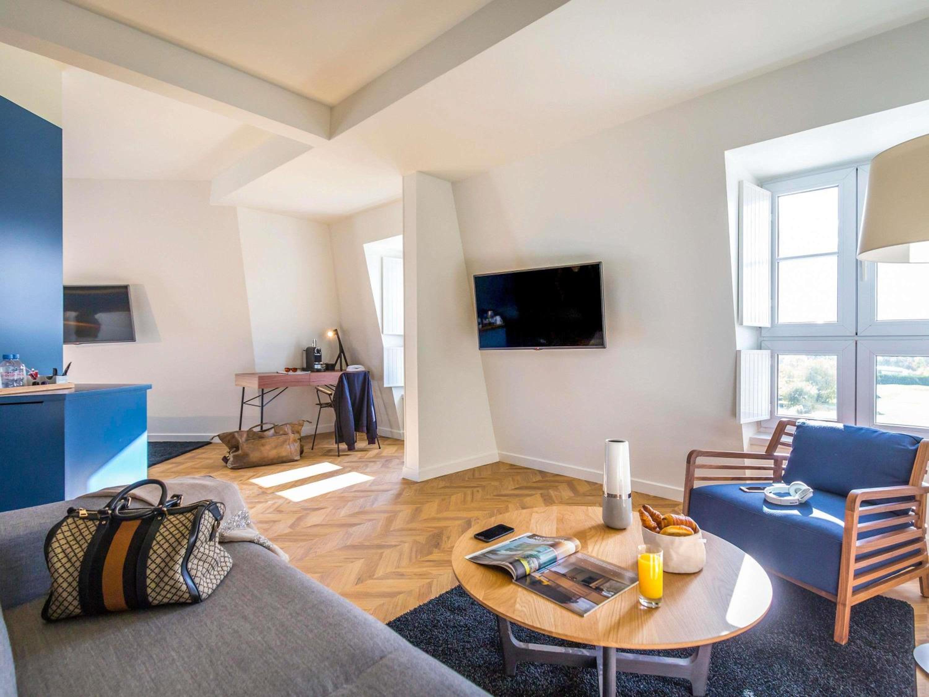 Suite - Photo 2