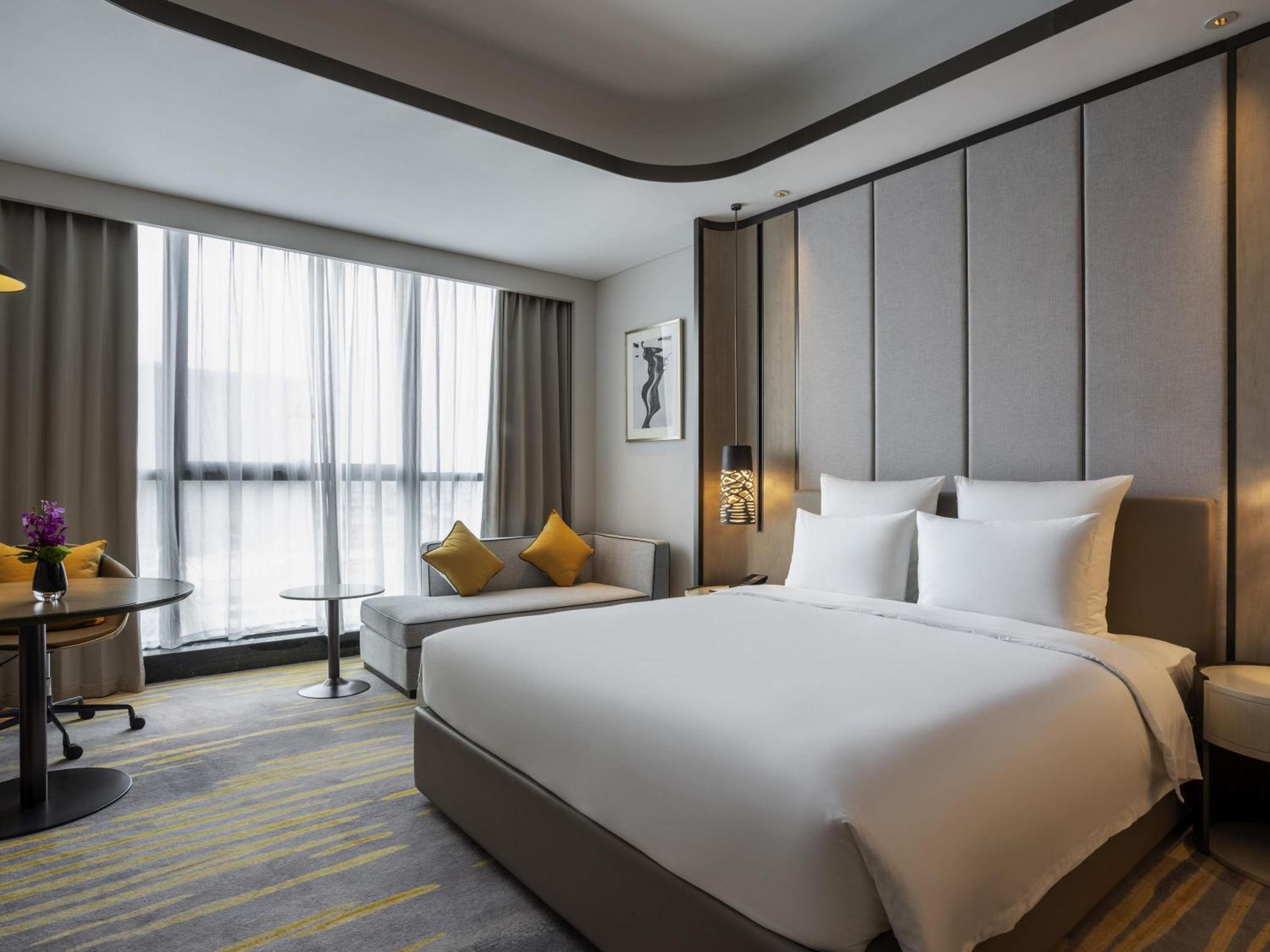 Superior King Room