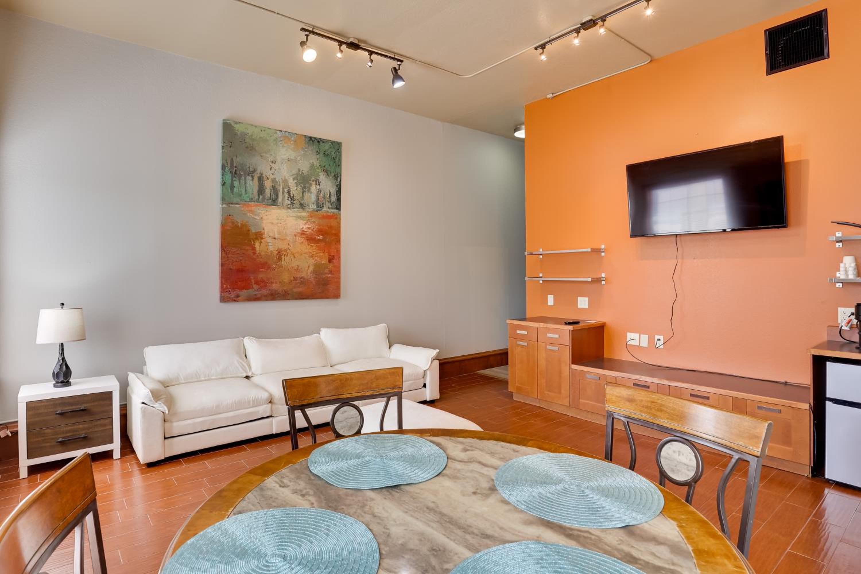 Apartment photo 1