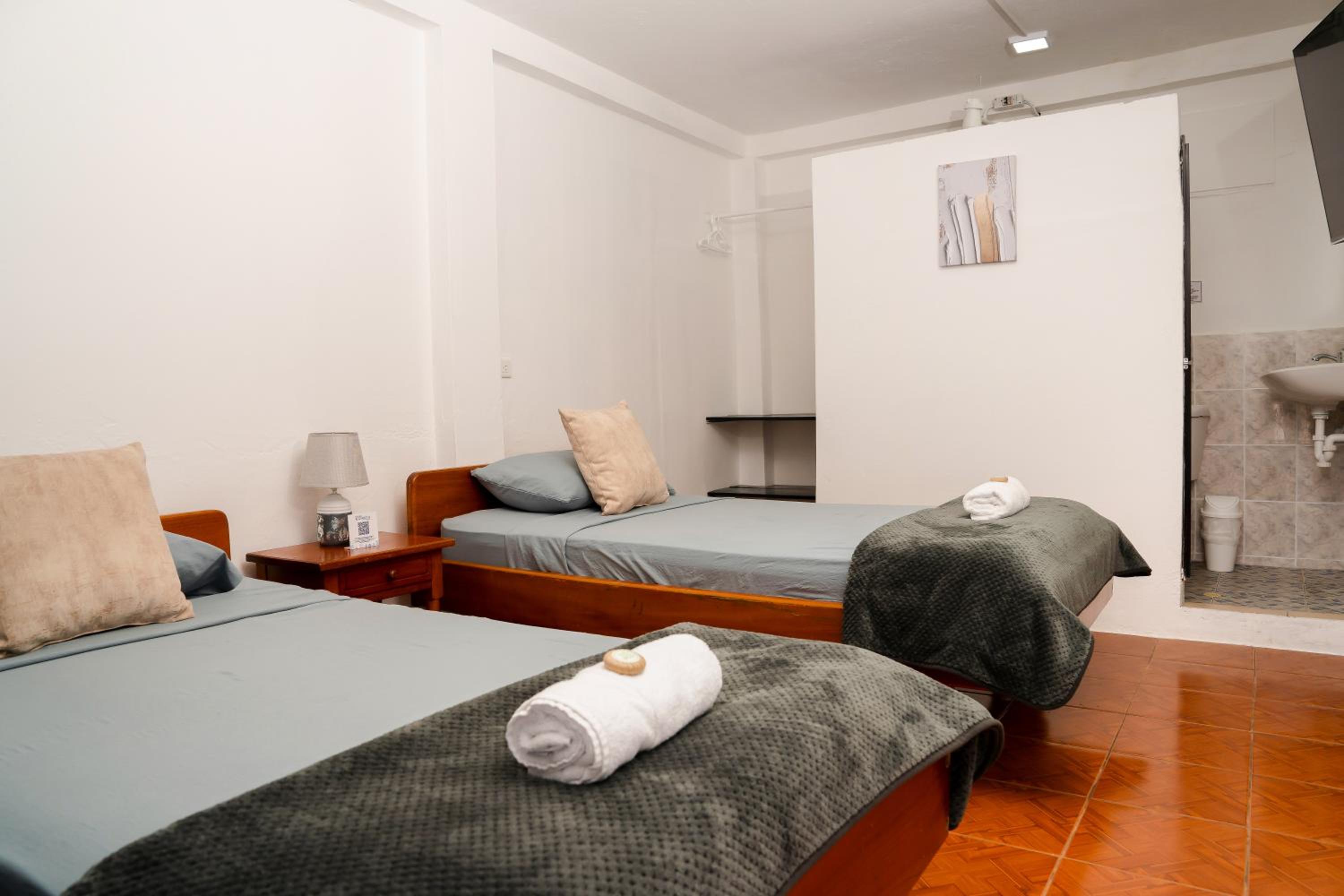 Standard Twin Room photo 2