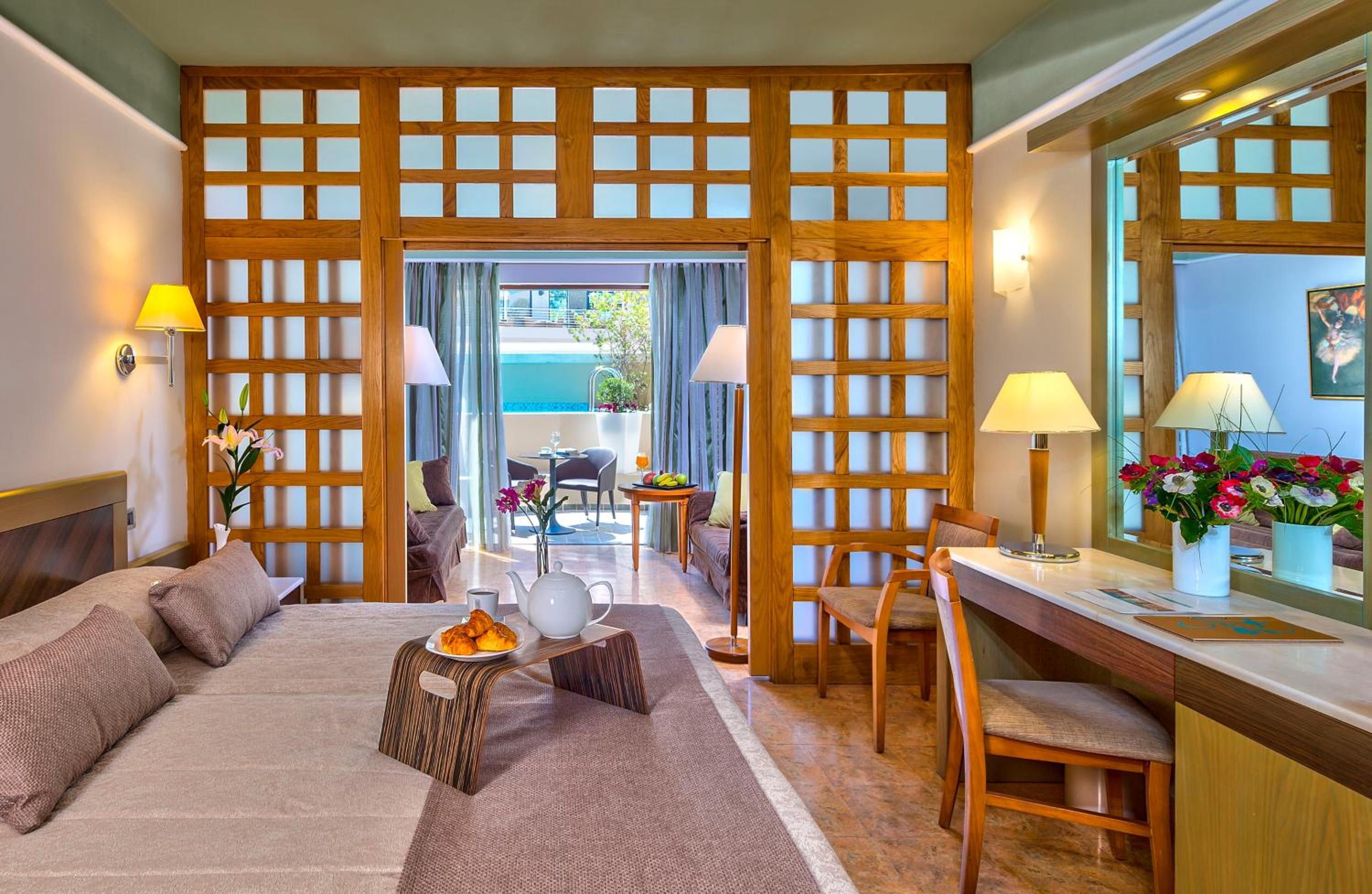 Junior Suite with Private Pool - Photo 1