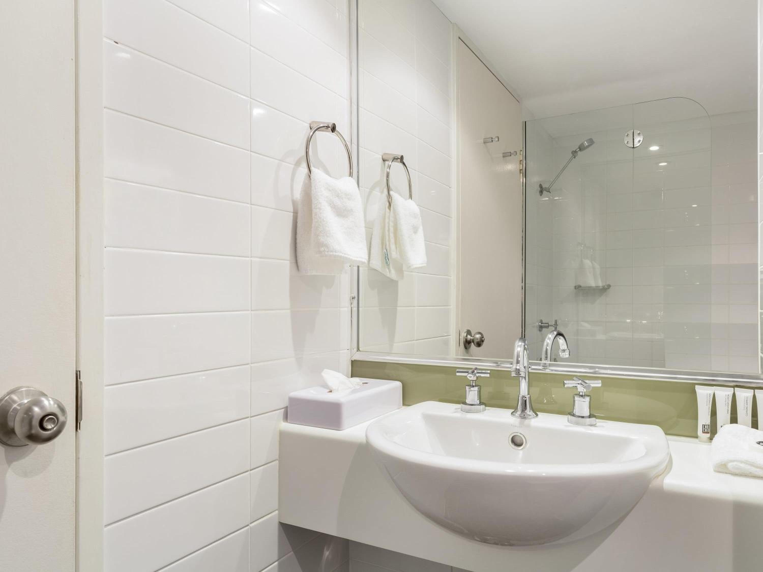 Superior Room with Two Zip Beds - City Side - Photo 4
