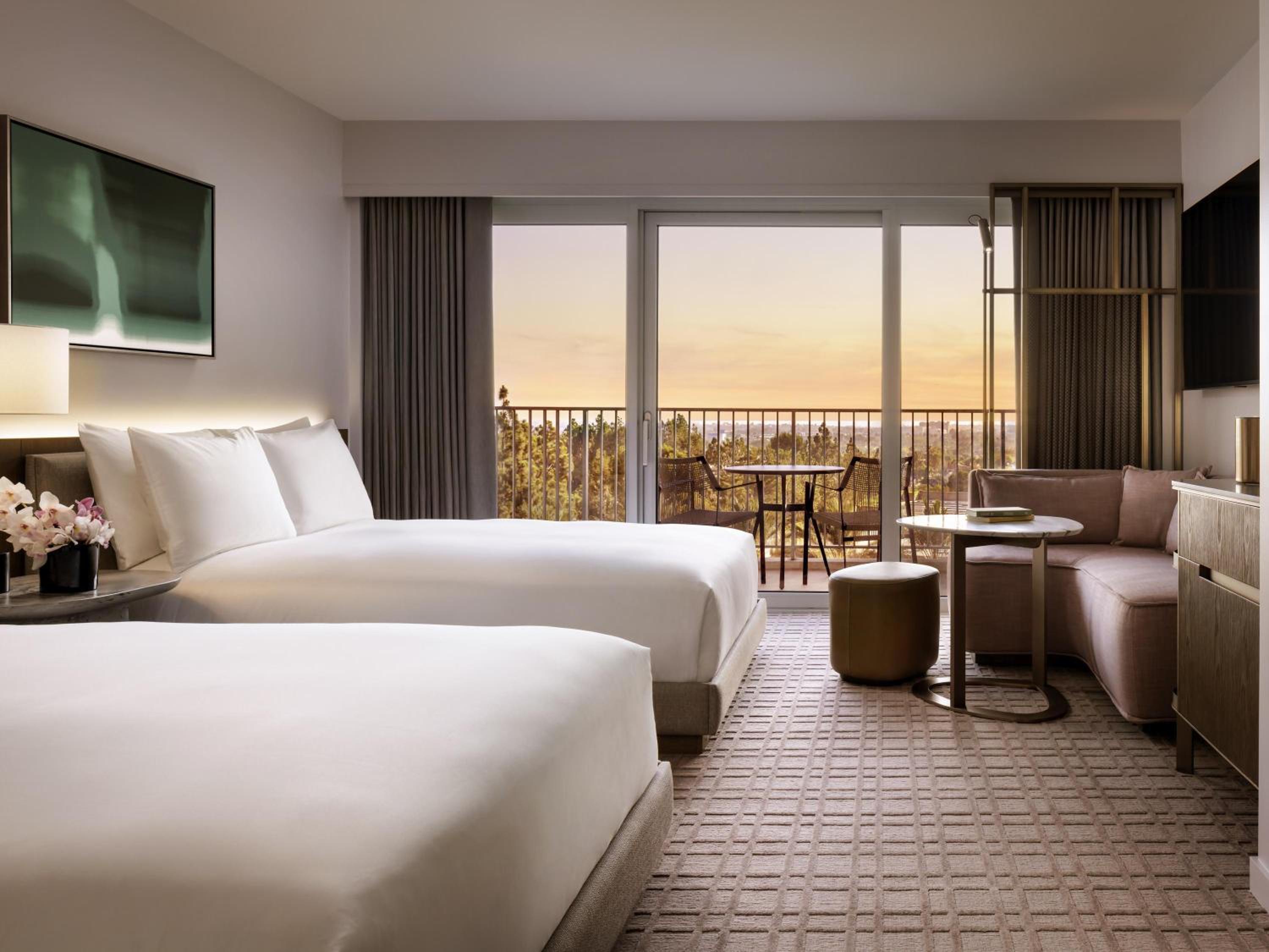 Fairmont Gold Room with Two Double Beds and Lounge Access