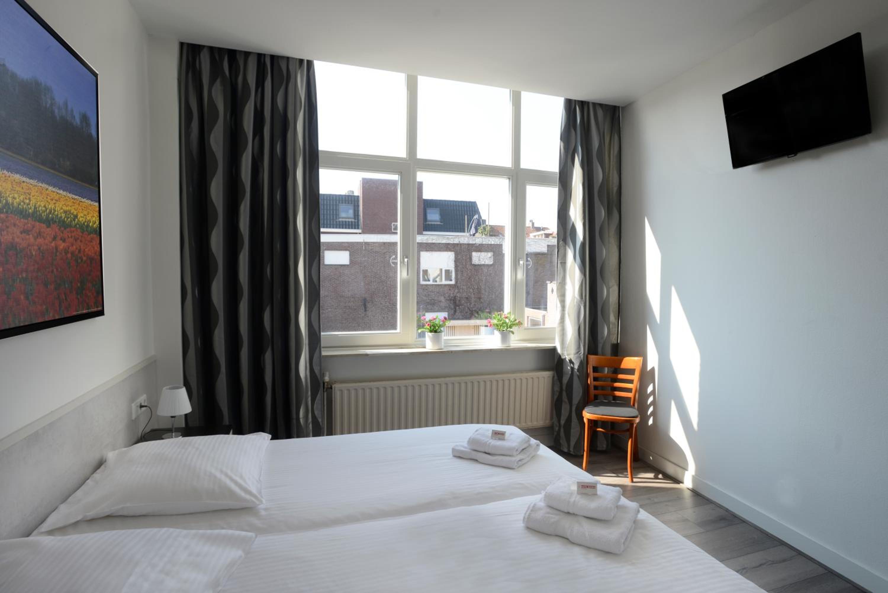 Standard Double or Twin Room - Photo 3