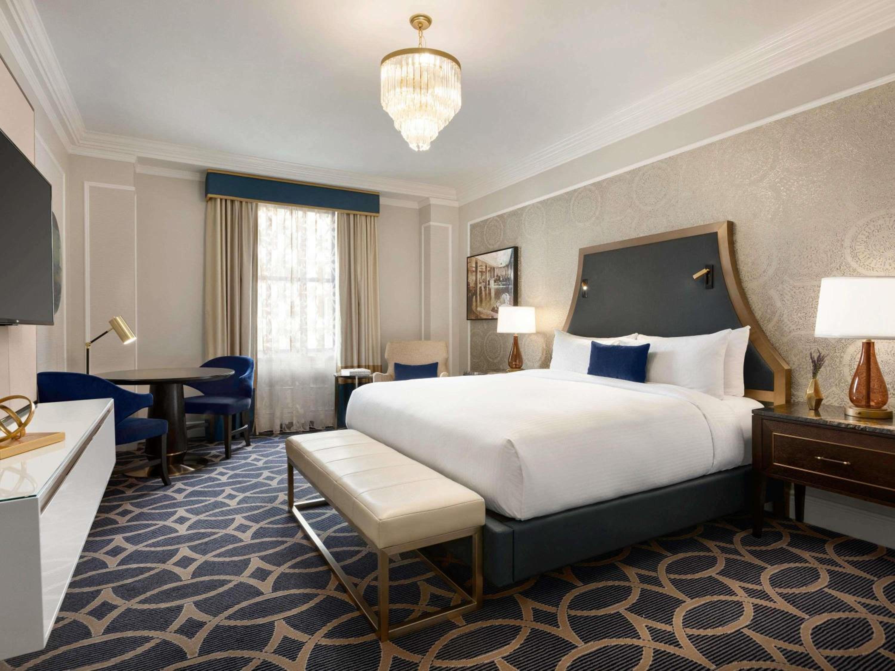 Fairmont Gold One Bedroom King Suite One King with Lounge Access