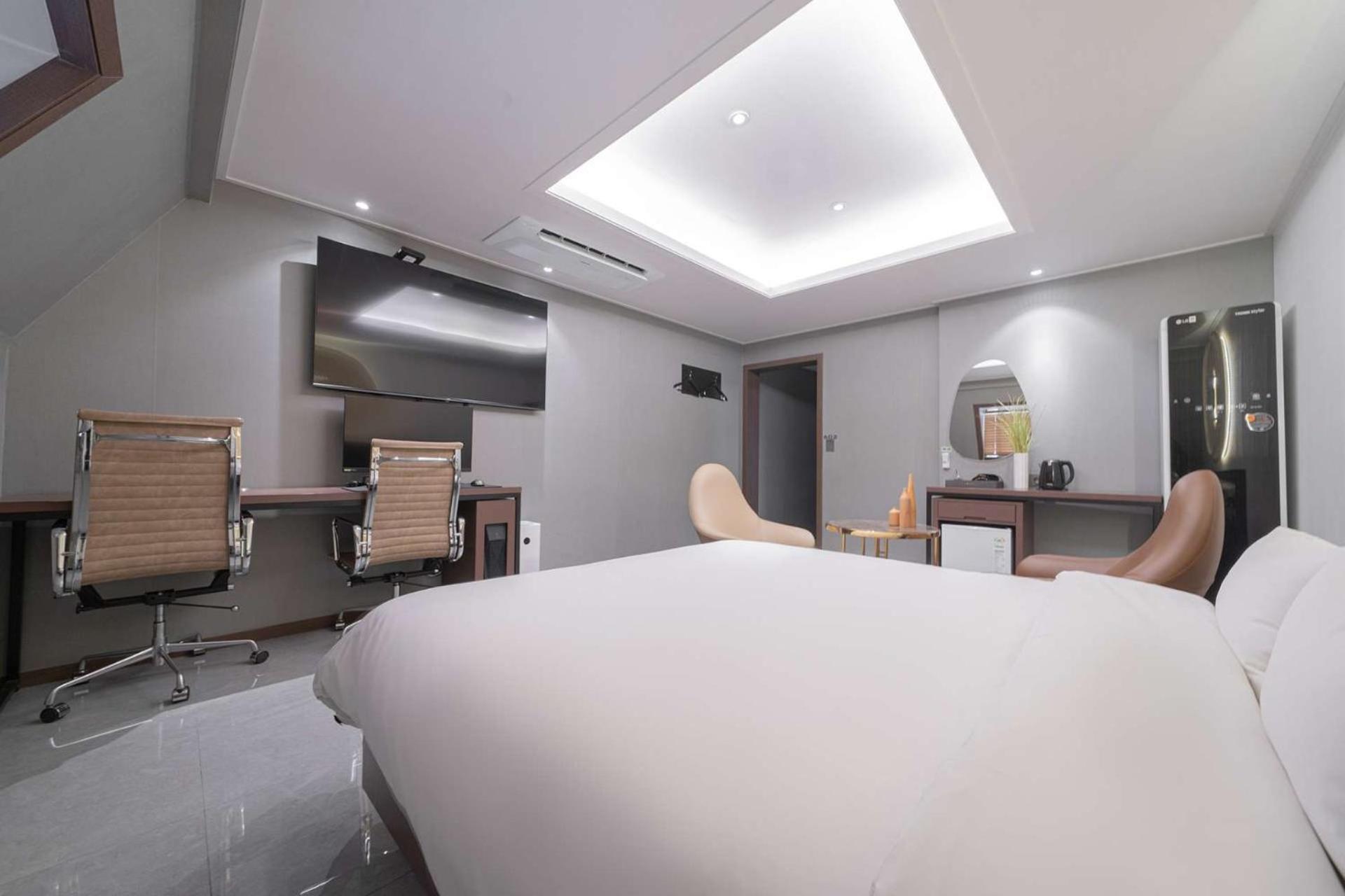 Deluxe Double Room photo 2