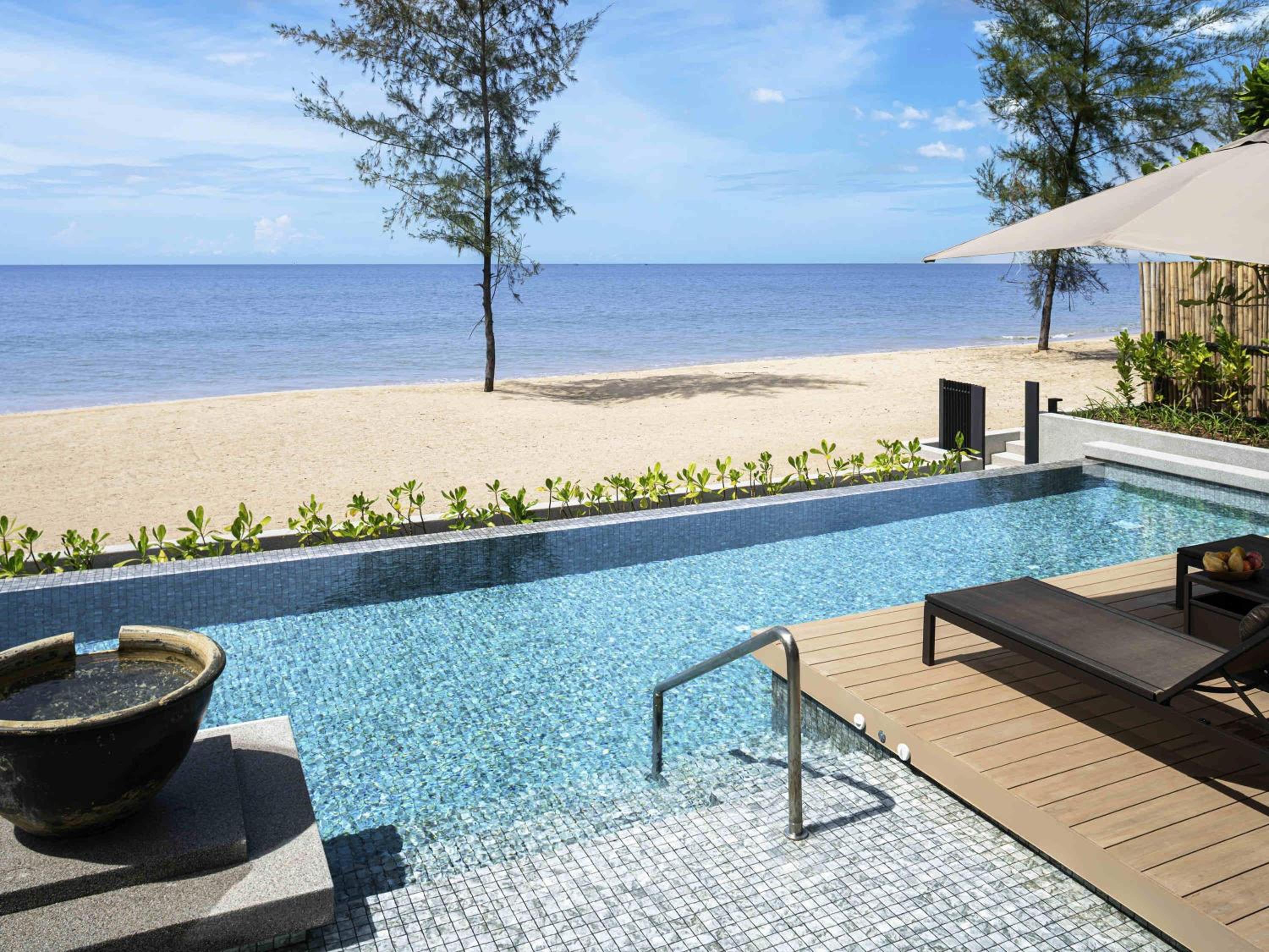 One-Bedroom Pool Villa - Beach Front - Photo 1