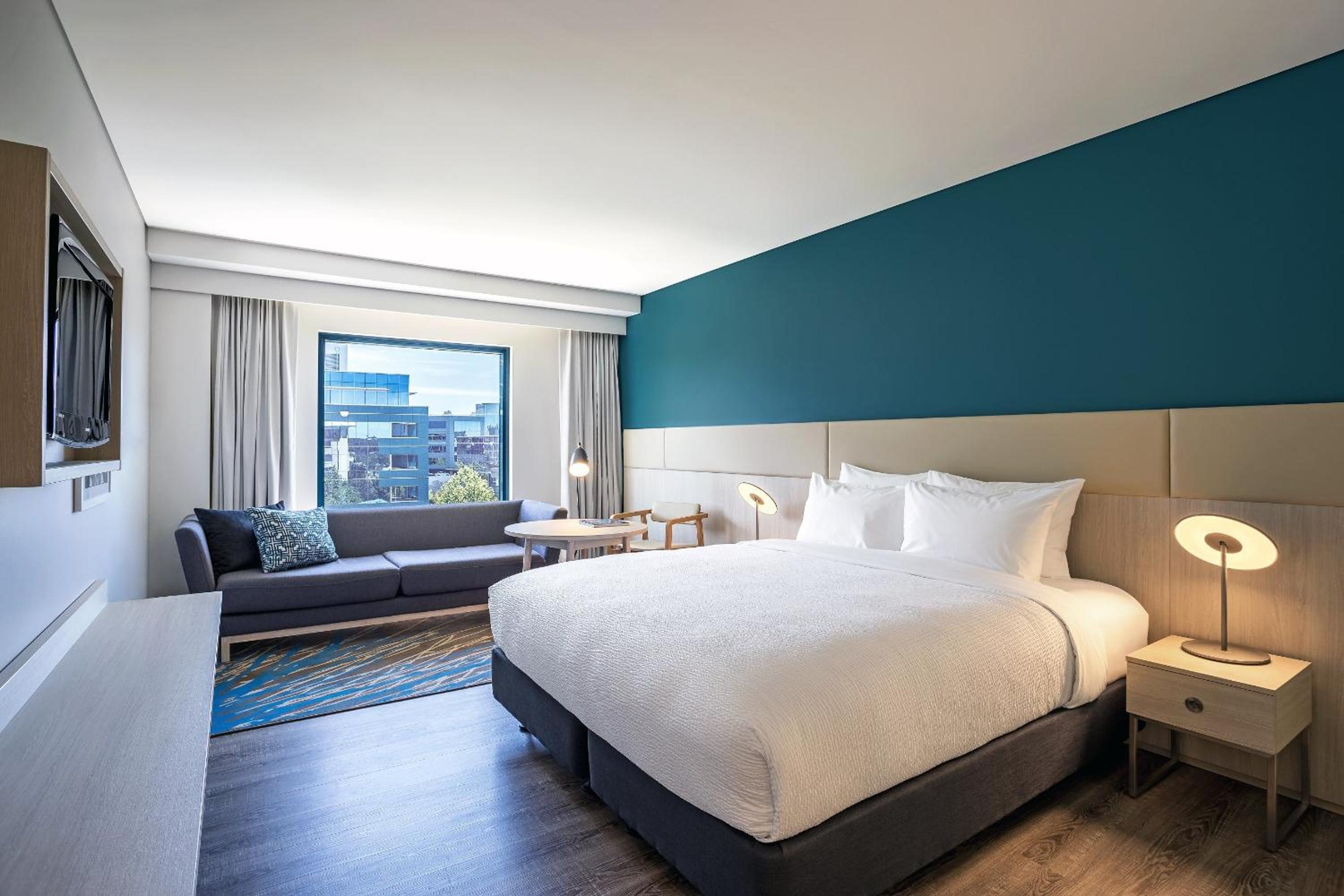 Standard Room thumbnail 5