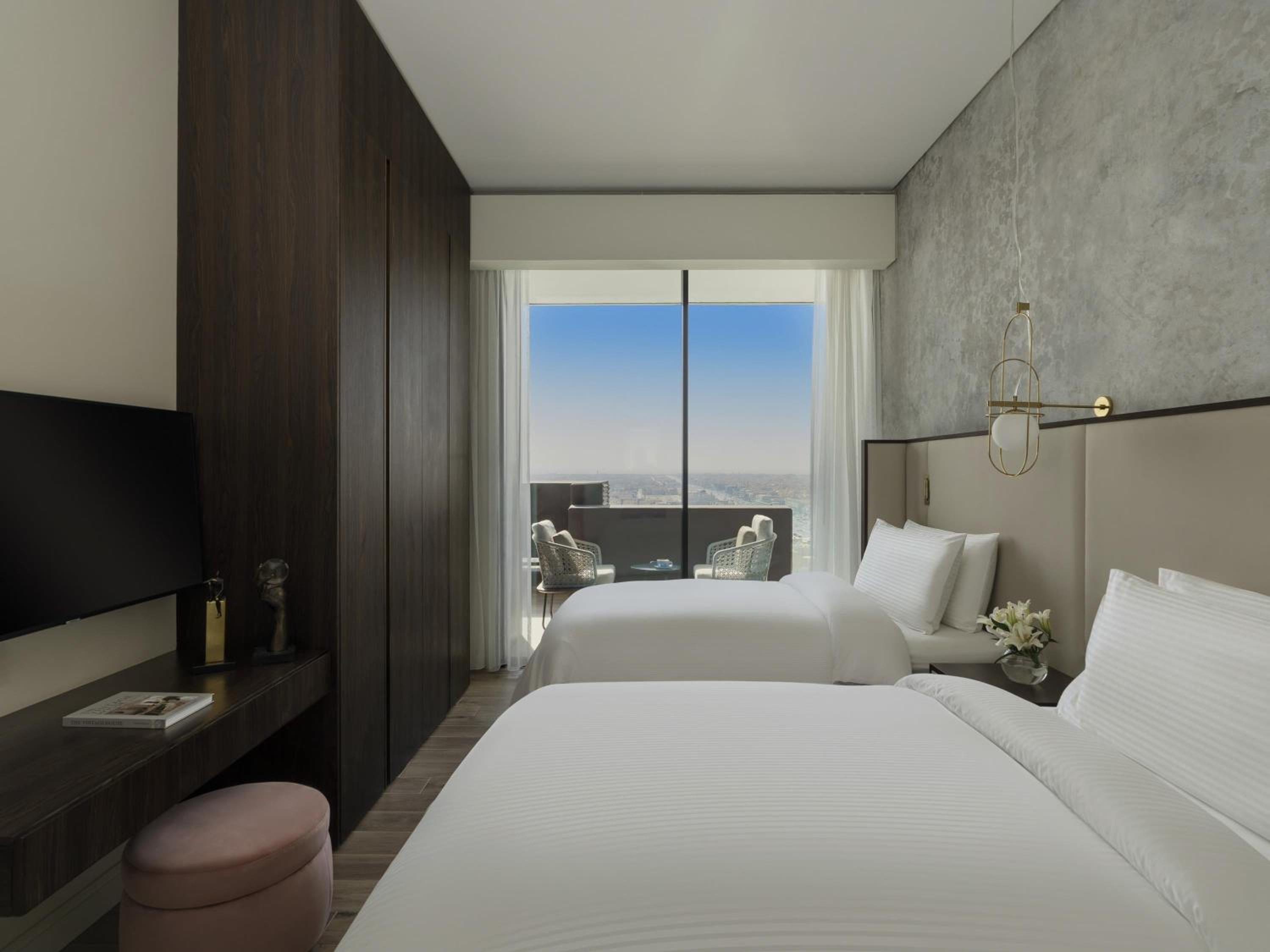 Superior Two-Bedroom with Terrace ,Panoramic View - Photo 3